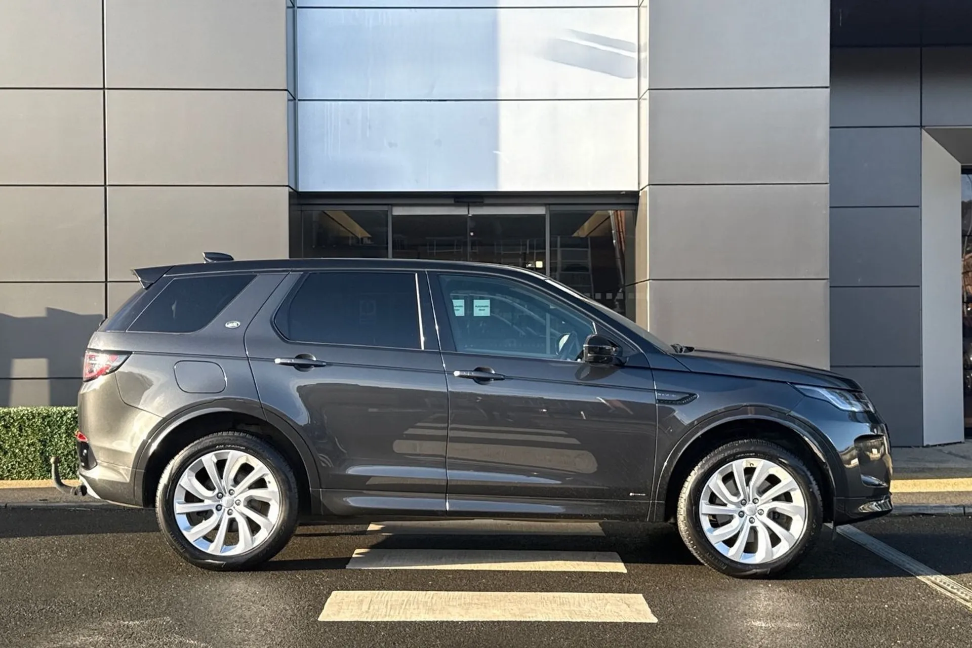 LAND ROVER DISCOVERY SPORT thumbnail image number 2