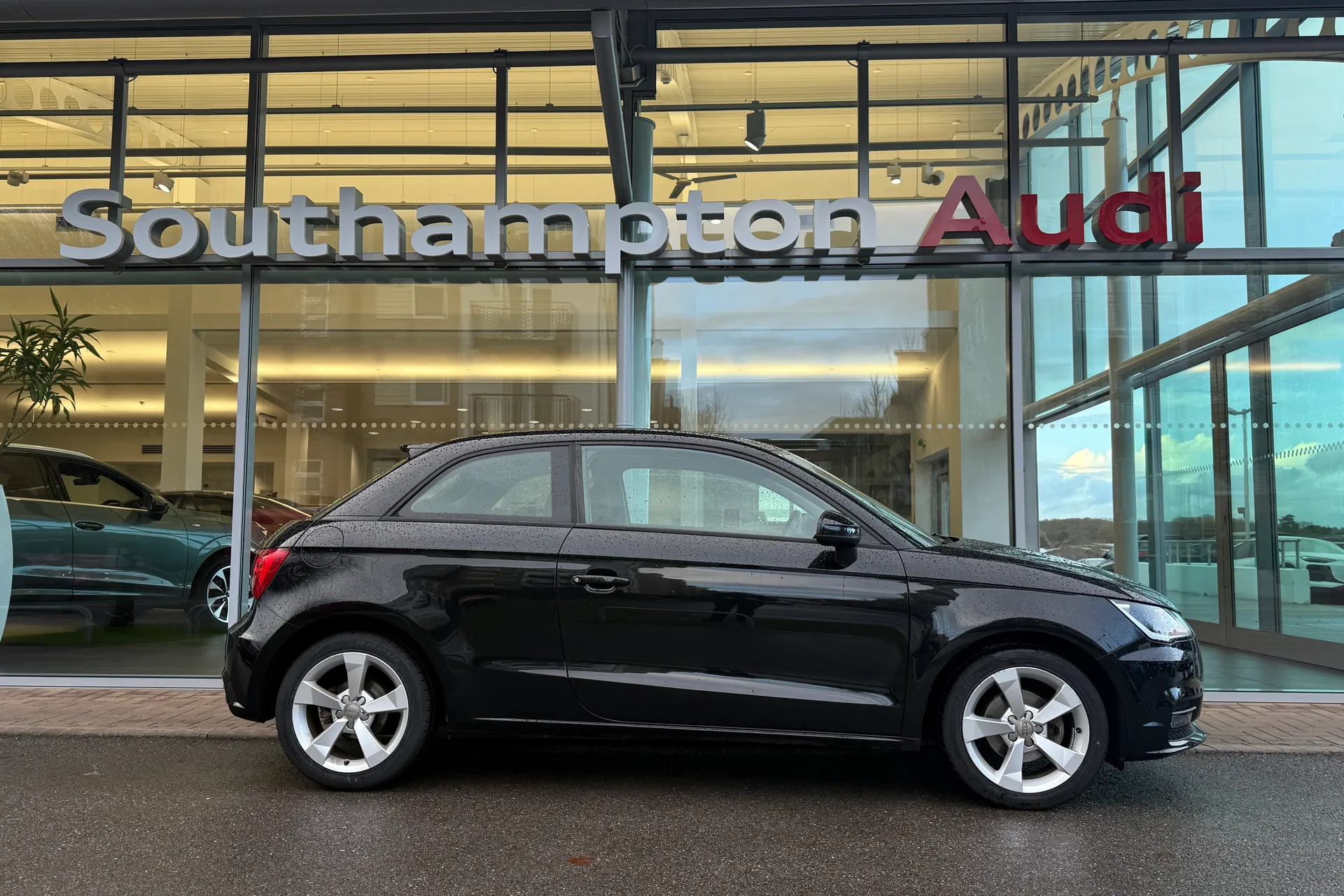 Audi A1 thumbnail image number 2