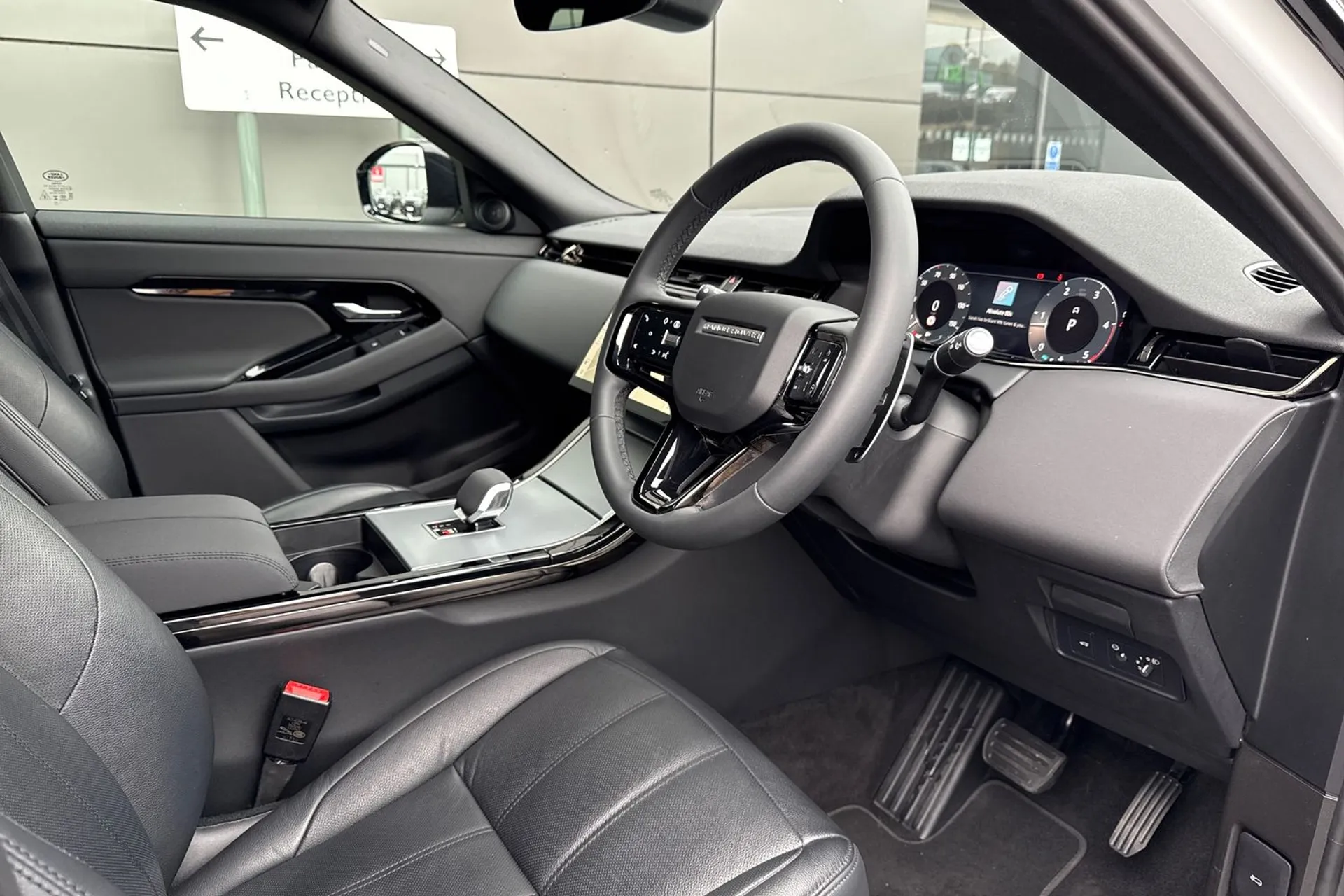 LAND ROVER RANGE ROVER EVOQUE thumbnail image number 18