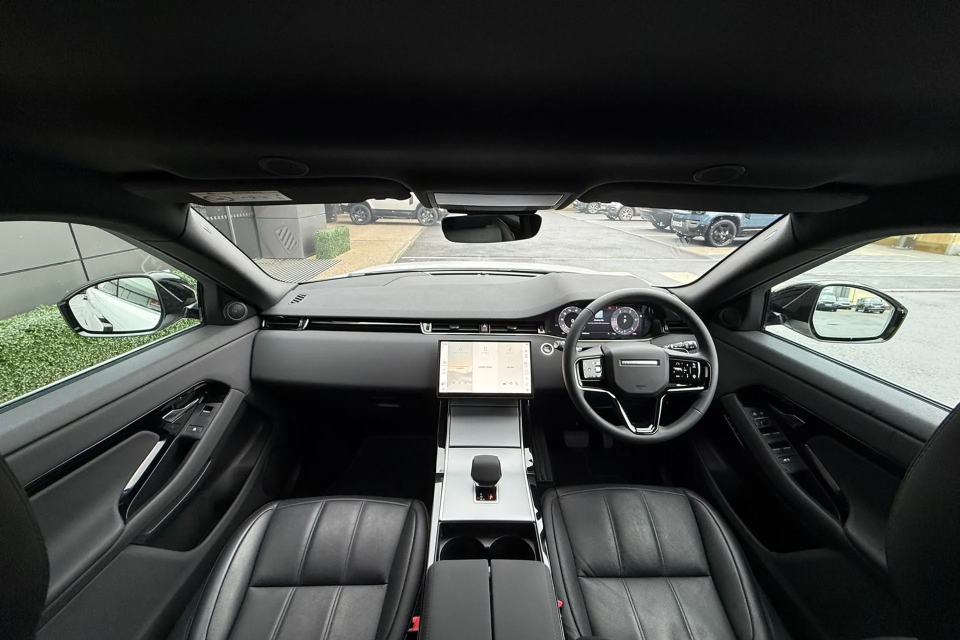 LAND ROVER RANGE ROVER EVOQUE thumbnail image number 3