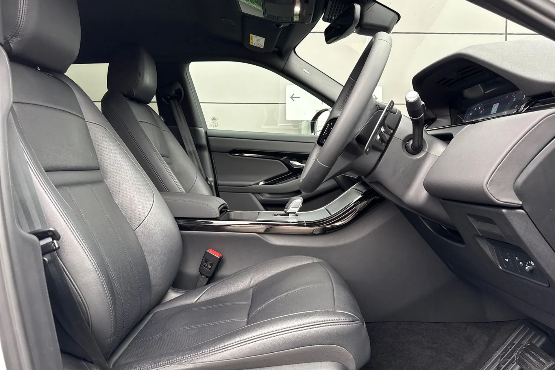 LAND ROVER RANGE ROVER EVOQUE thumbnail image number 19