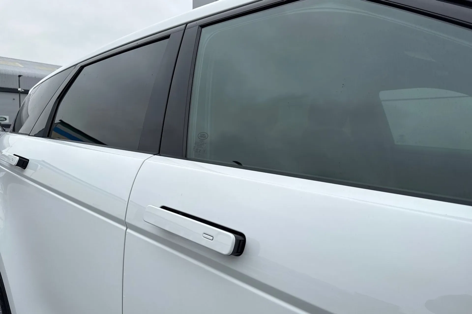 LAND ROVER RANGE ROVER EVOQUE thumbnail image number 22