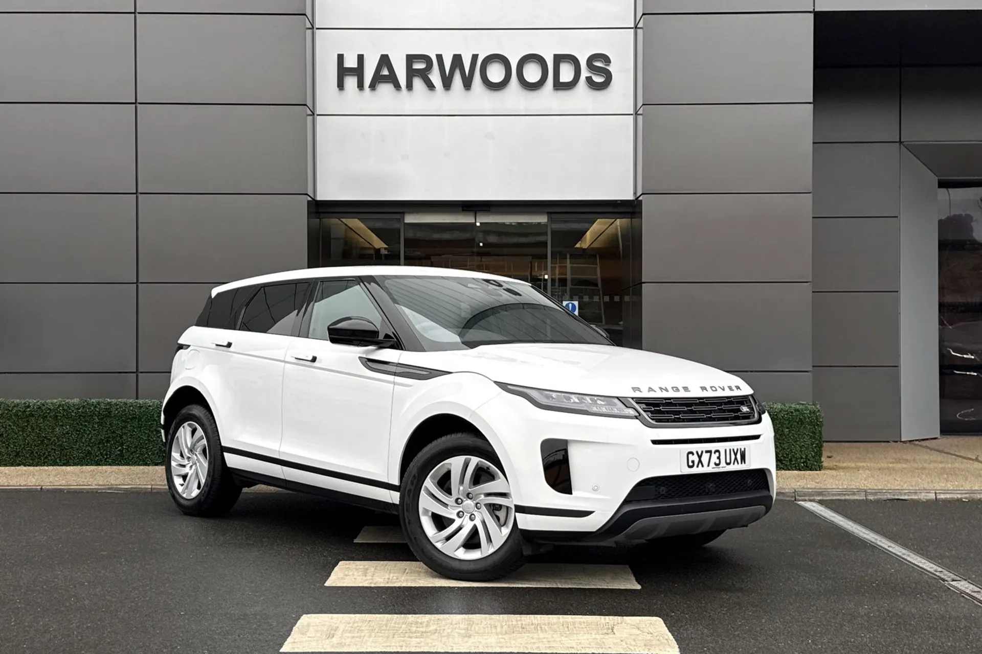 LAND ROVER RANGE ROVER EVOQUE focused image