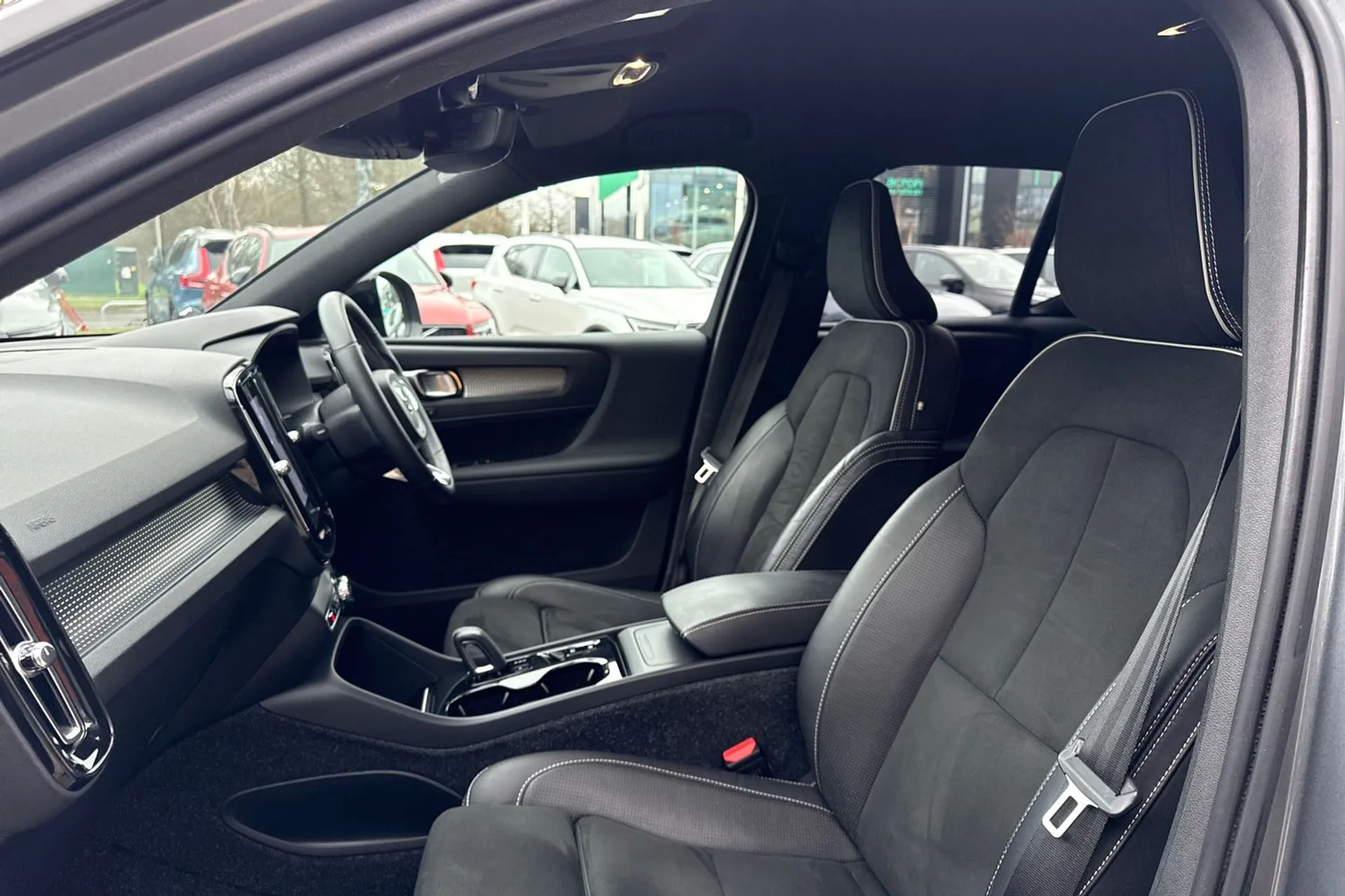 Volvo XC40 thumbnail image number 28