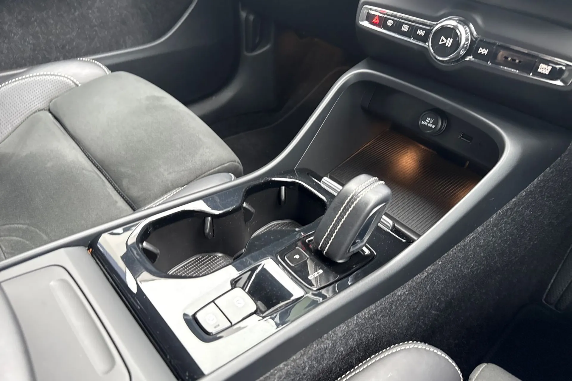 Volvo XC40 thumbnail image number 43