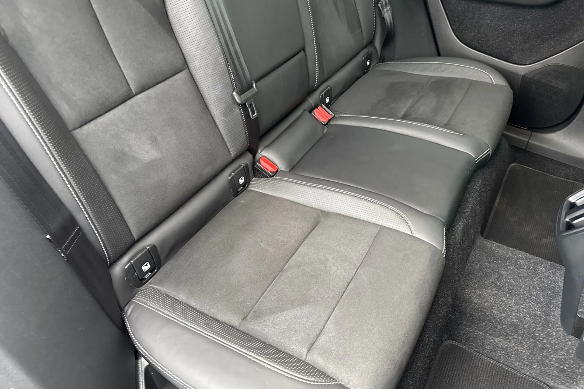 Volvo XC40 thumbnail image number 25