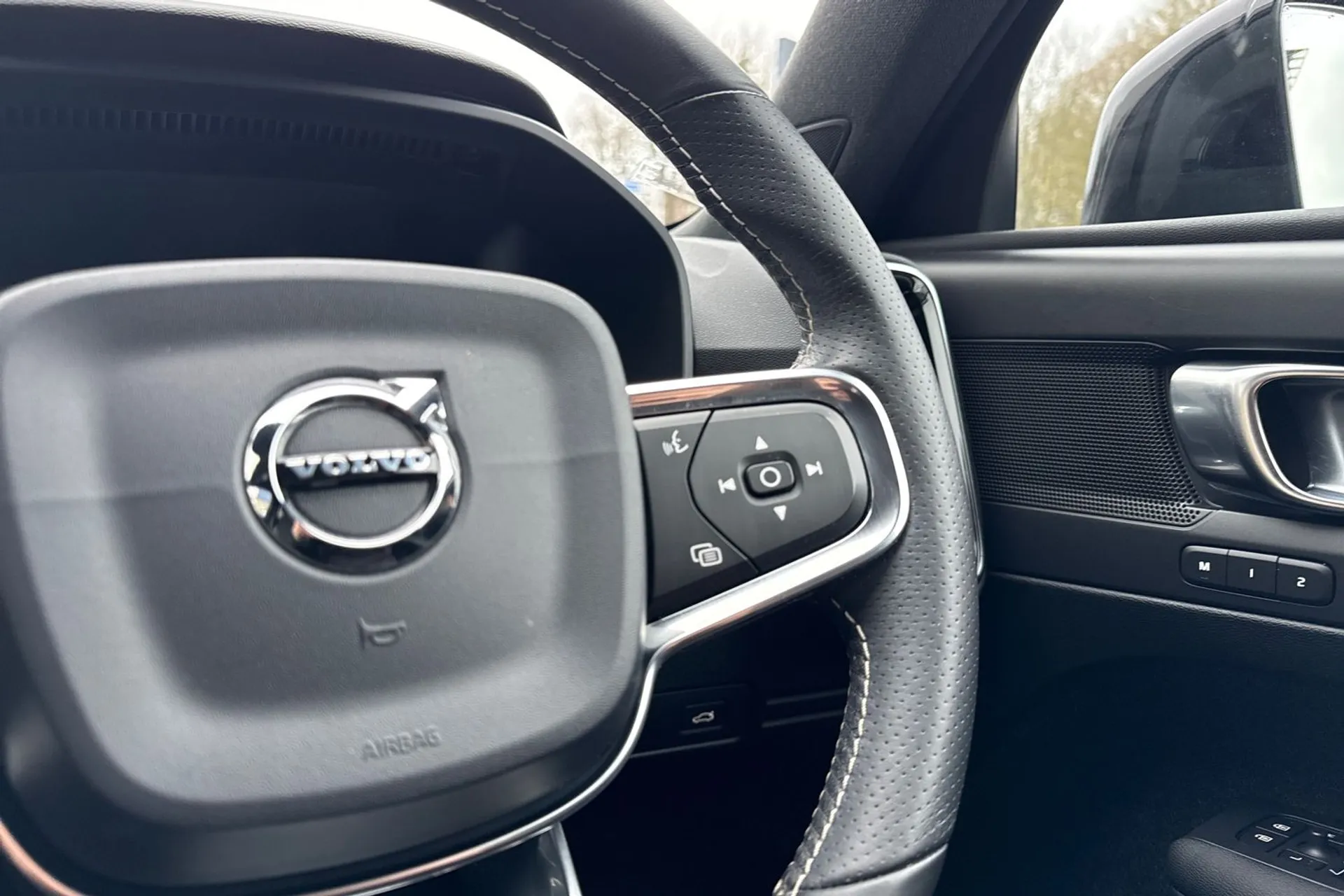 Volvo XC40 thumbnail image number 37