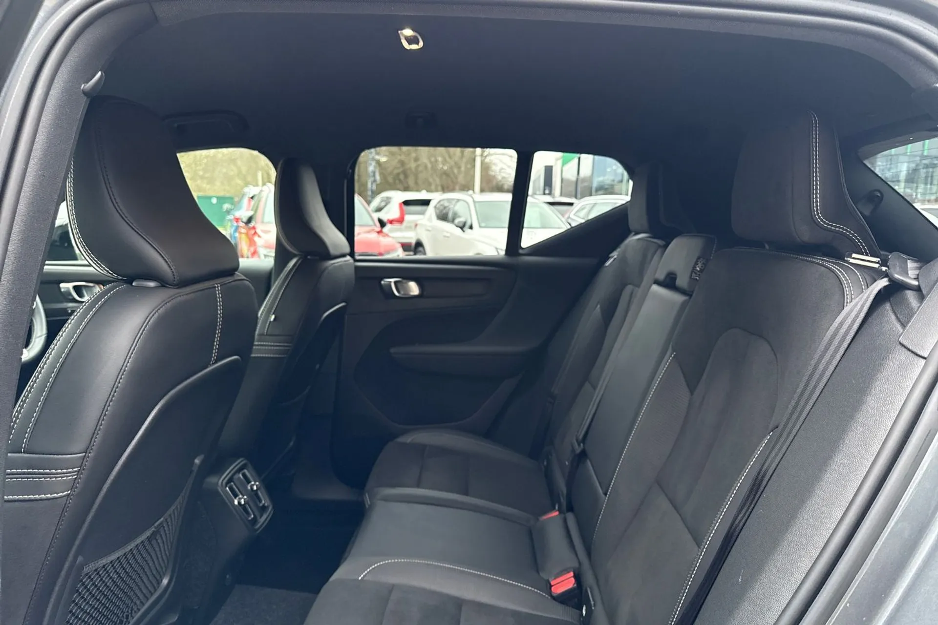 Volvo XC40 thumbnail image number 30