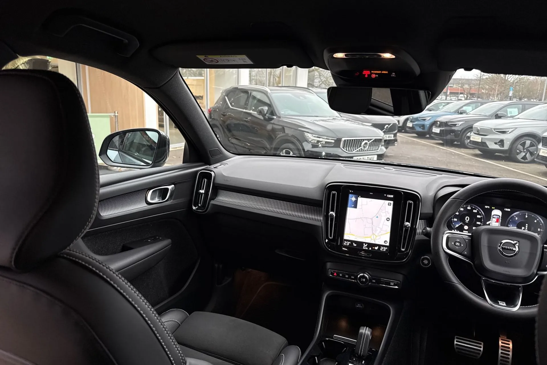 Volvo XC40 thumbnail image number 32