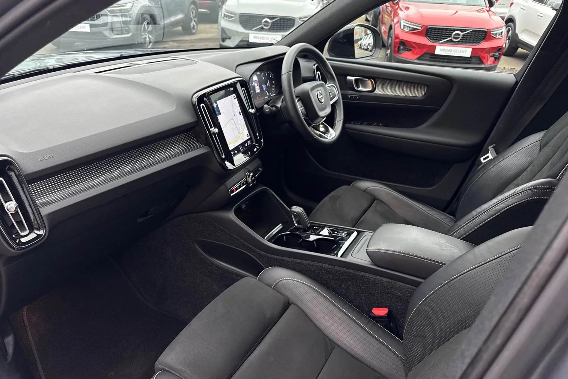 Volvo XC40 thumbnail image number 27