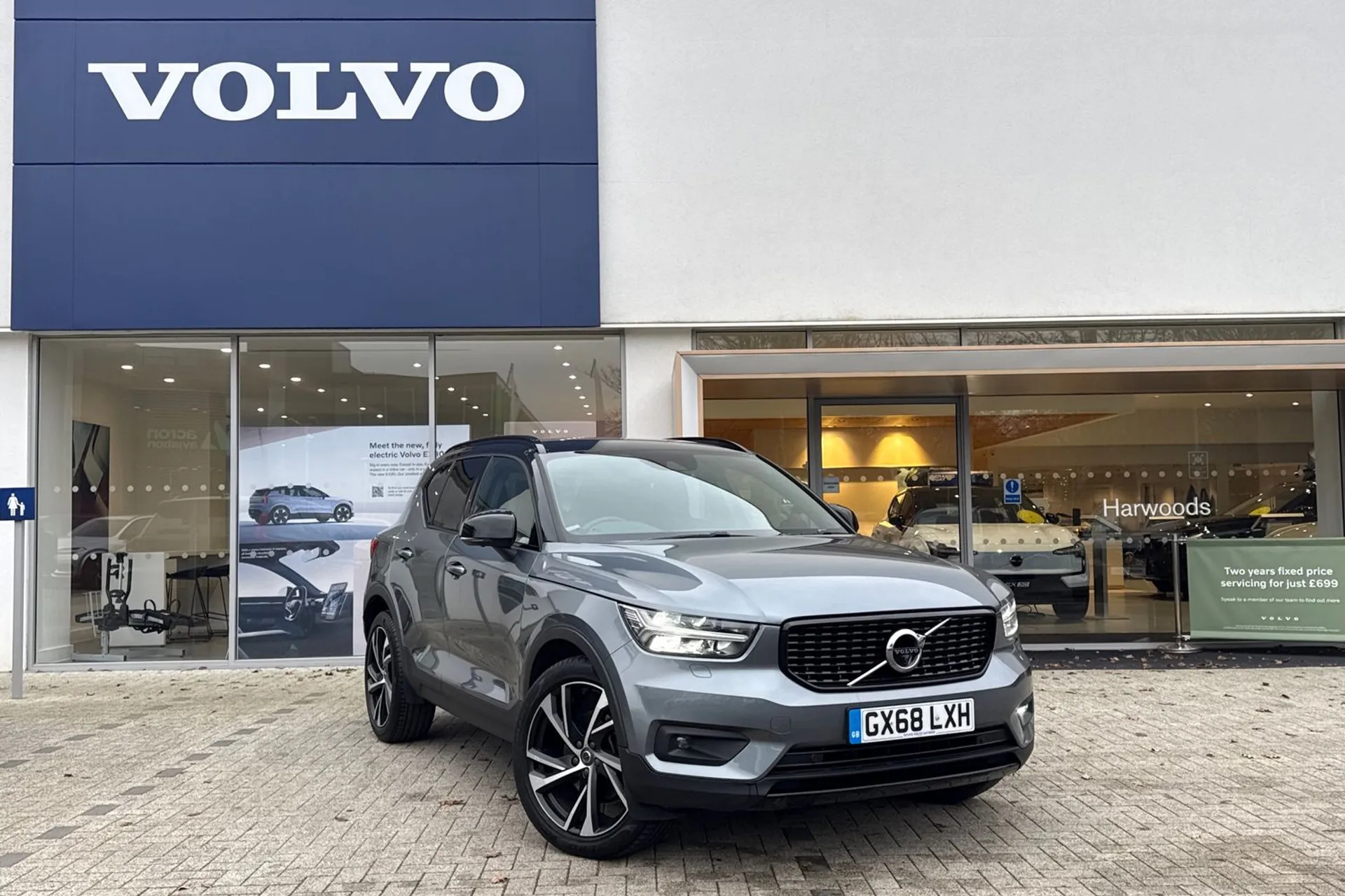 Volvo XC40 focused image