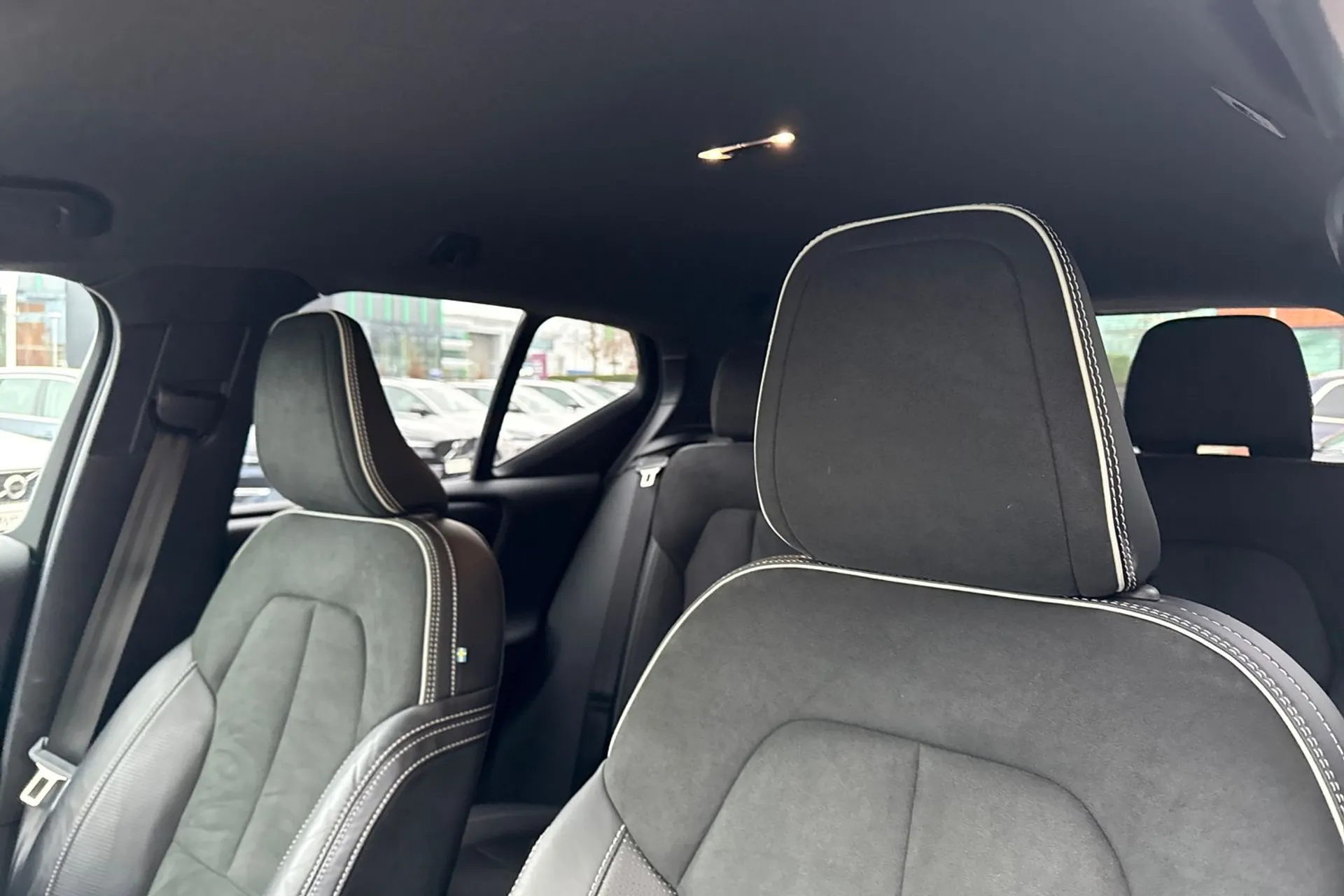 Volvo XC40 thumbnail image number 29