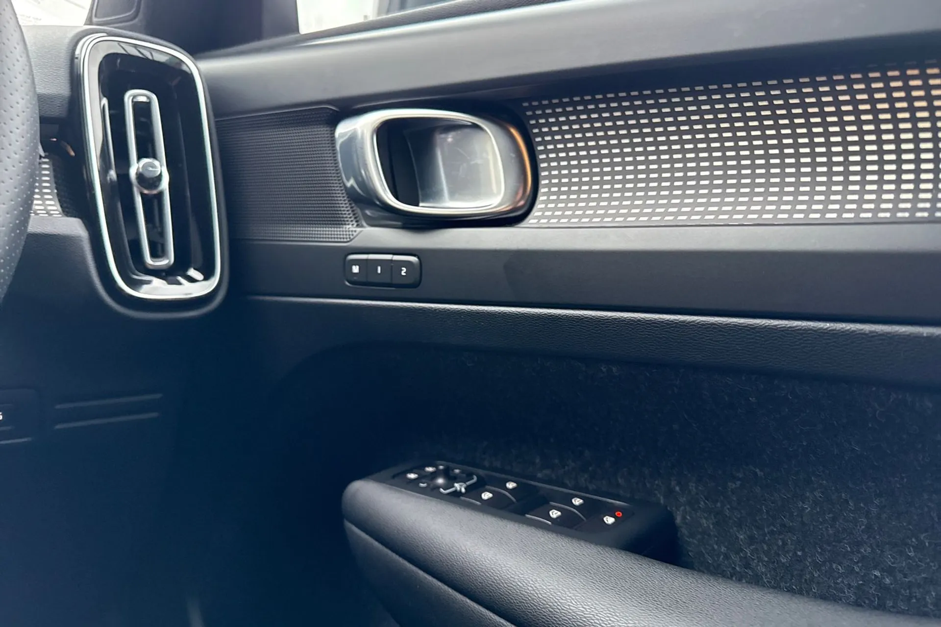 Volvo XC40 thumbnail image number 42