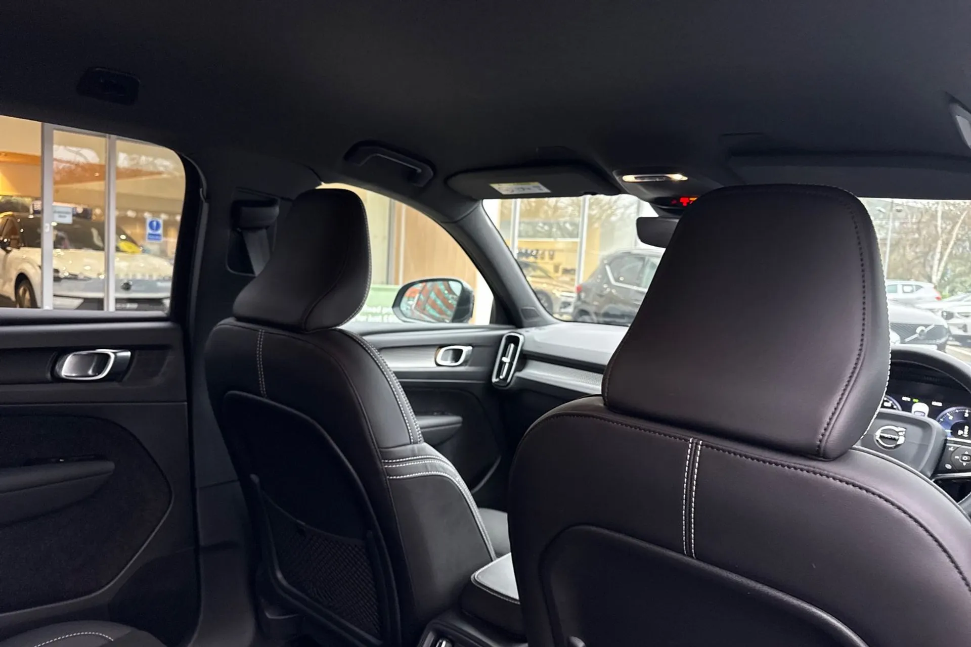 Volvo XC40 thumbnail image number 24