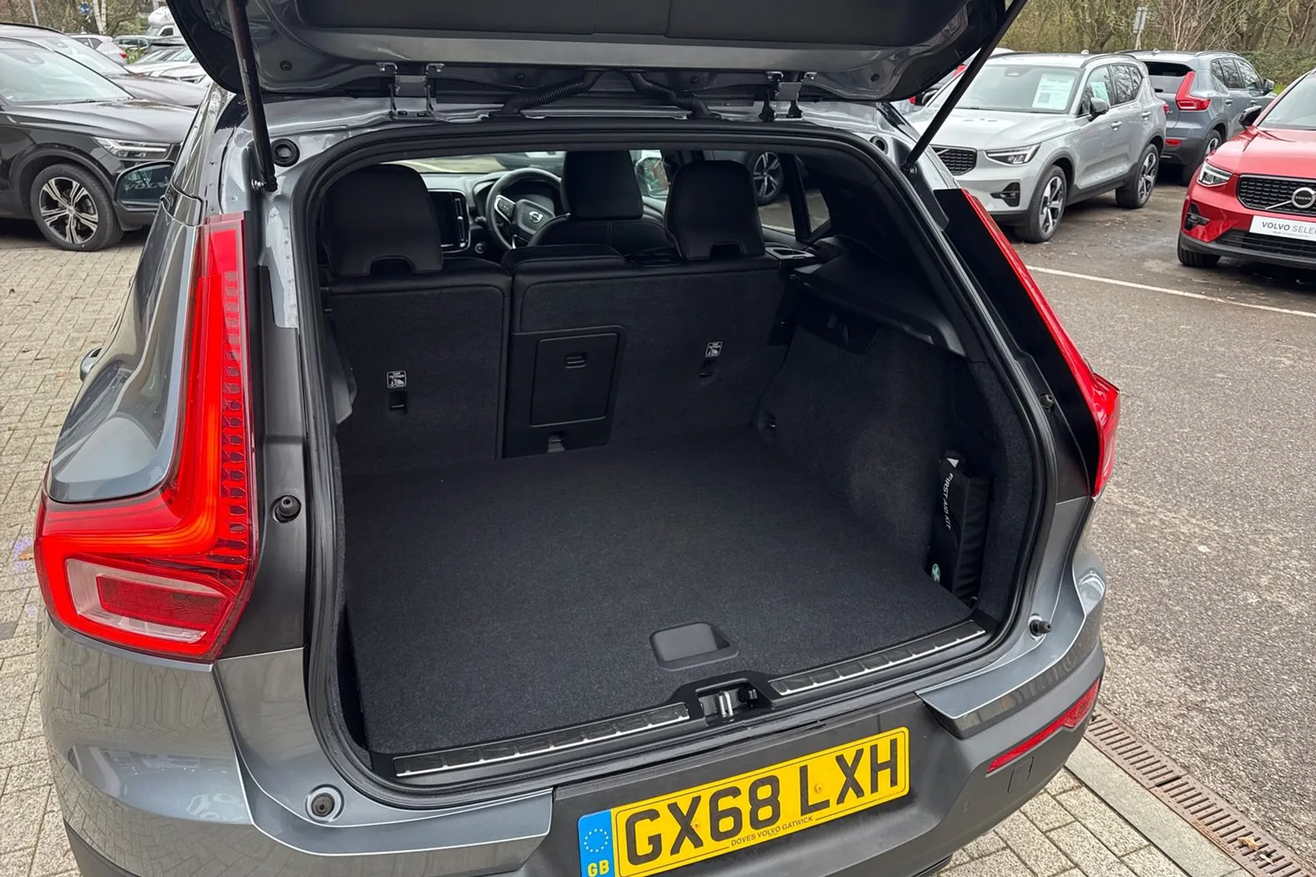 Volvo XC40 thumbnail image number 21