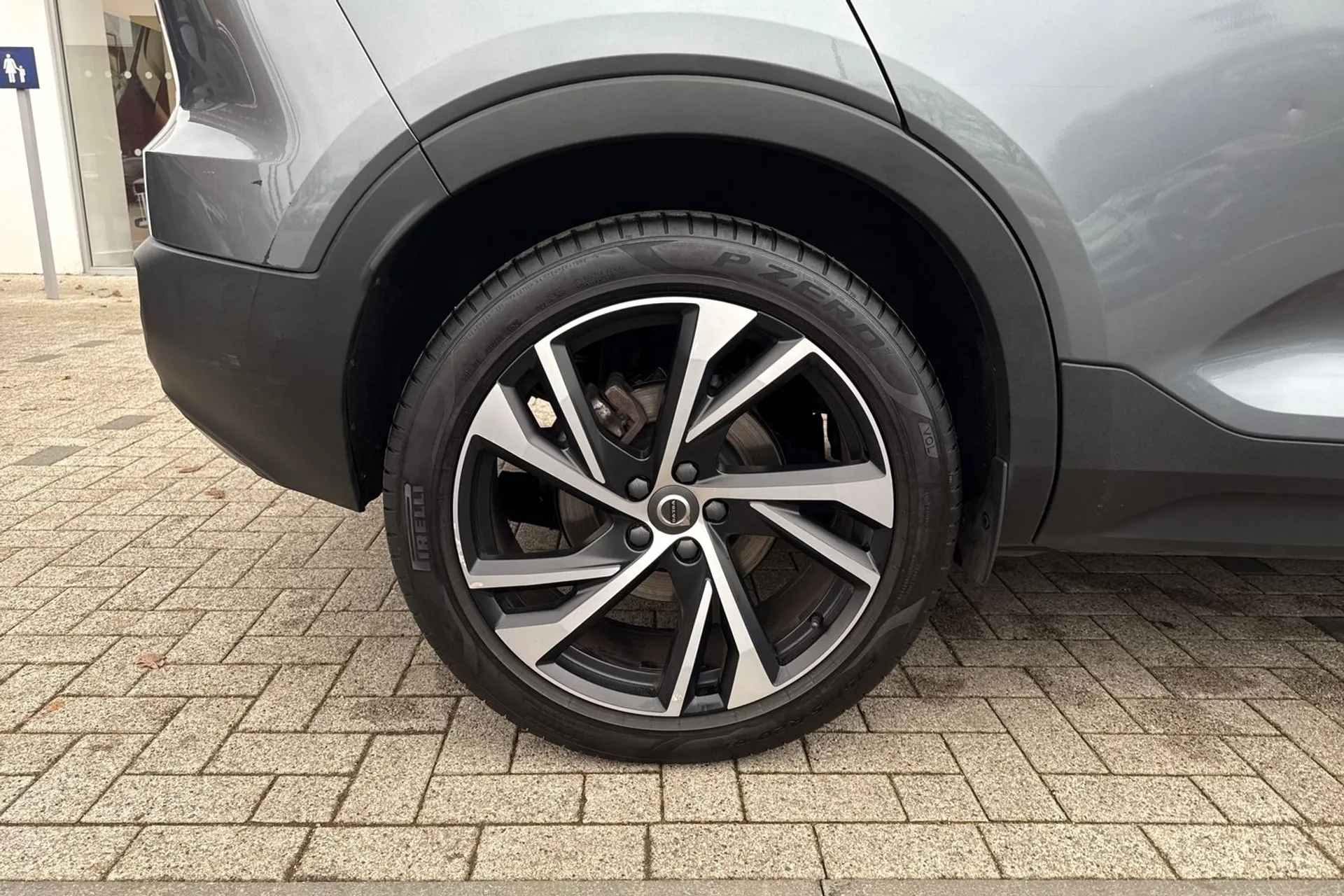 Volvo XC40 thumbnail image number 14