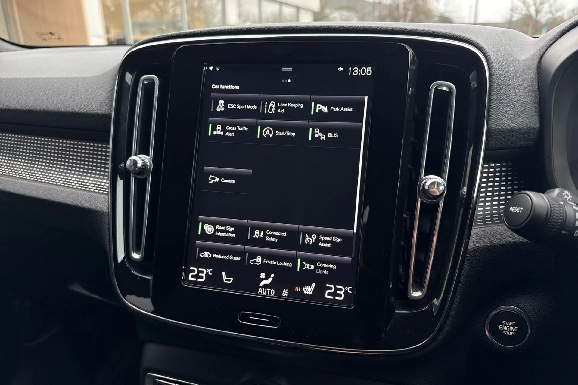 Volvo XC40 thumbnail image number 41