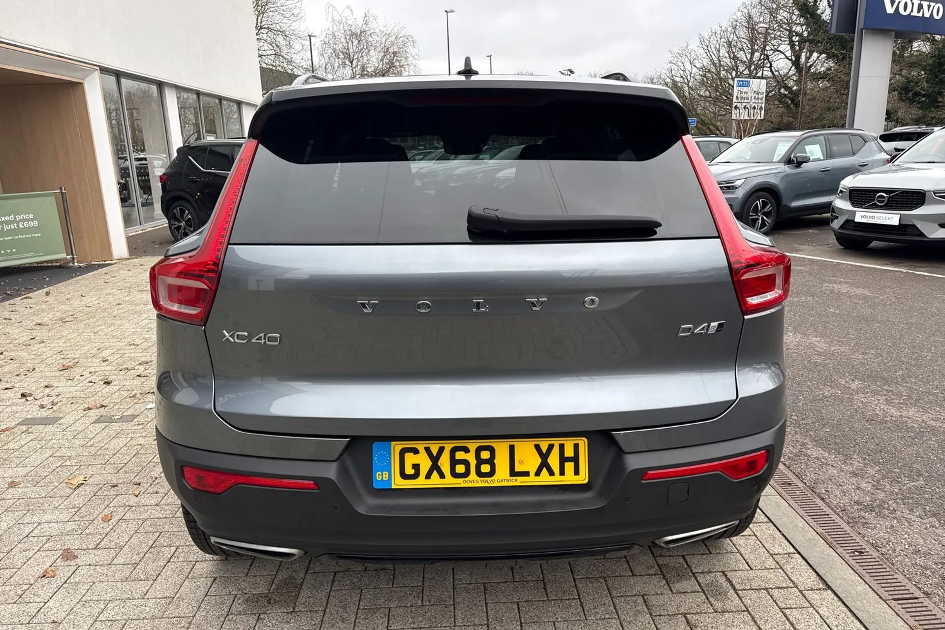 Volvo XC40 thumbnail image number 9