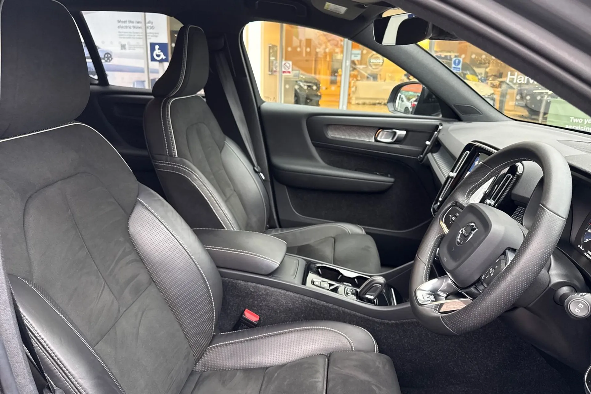 Volvo XC40 thumbnail image number 26