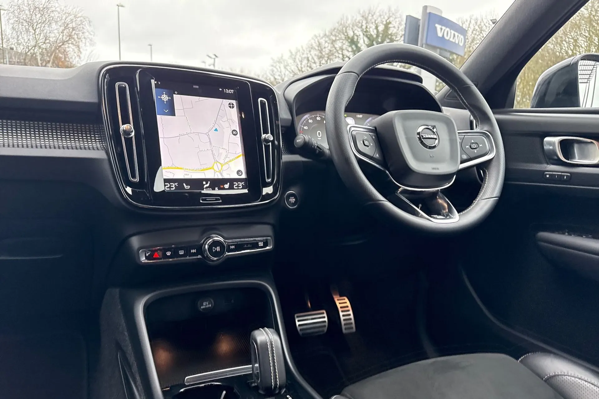 Volvo XC40 thumbnail image number 35