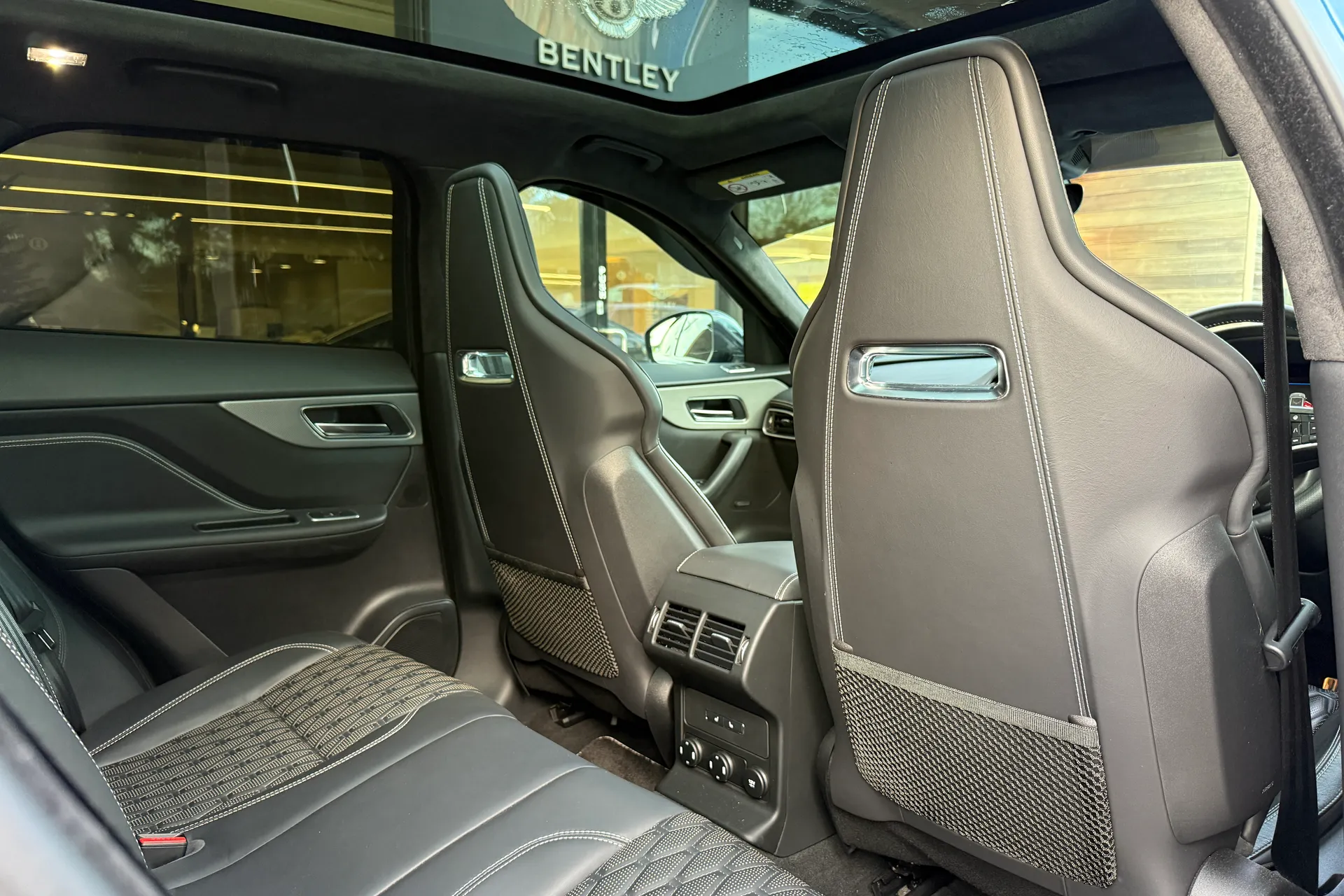 Jaguar F-PACE thumbnail image number 20