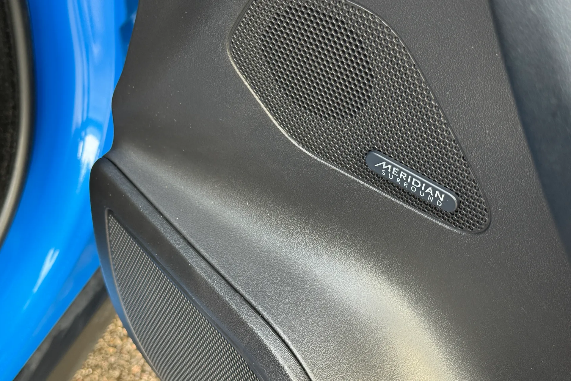 Jaguar F-PACE thumbnail image number 12