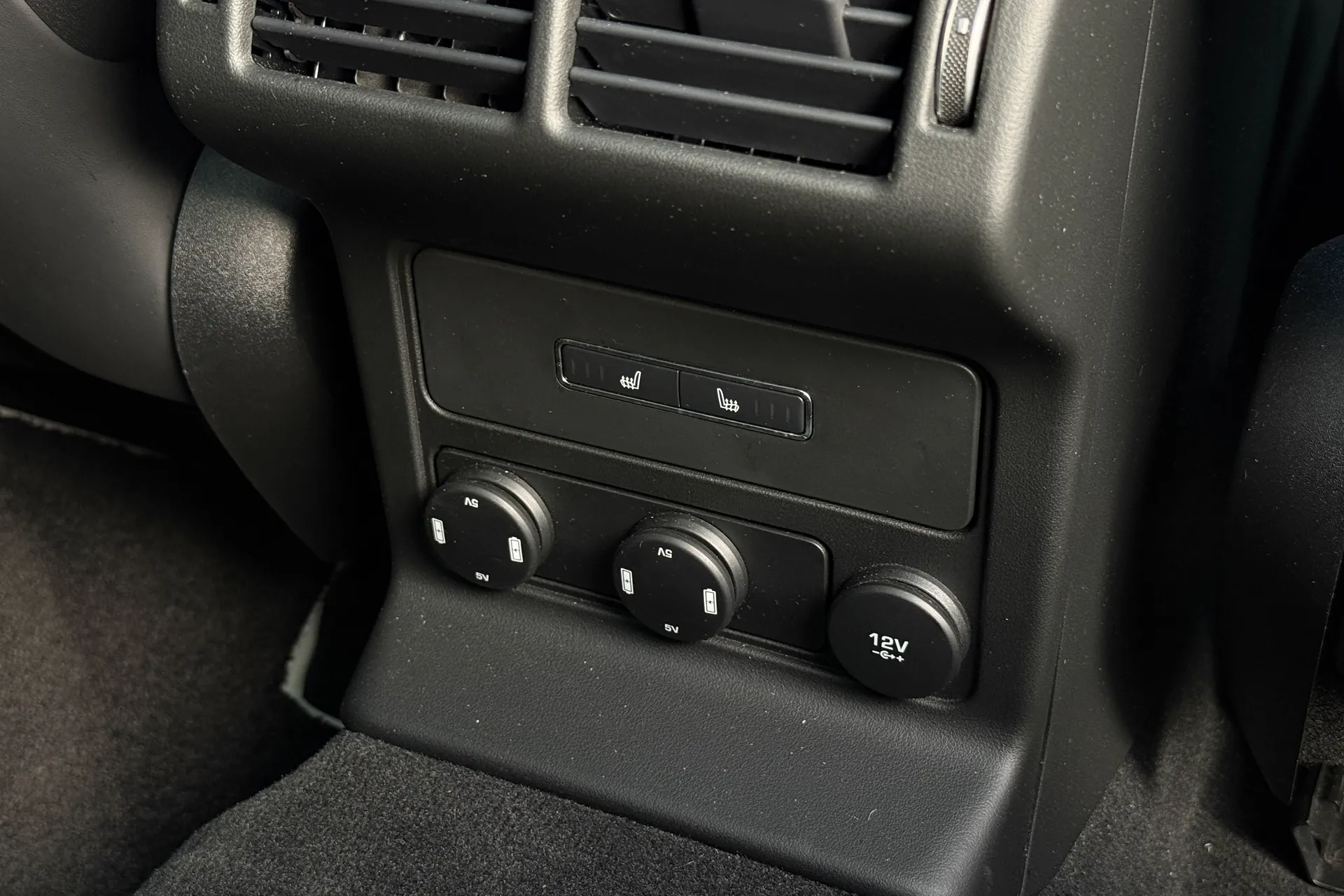 Jaguar F-PACE thumbnail image number 27