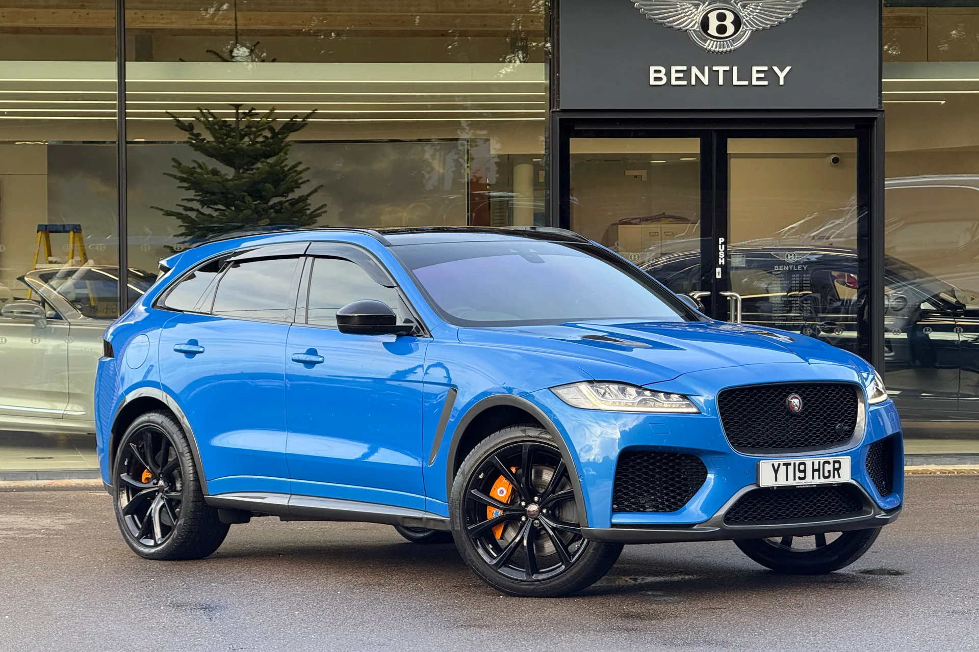 Jaguar F-PACE focused image