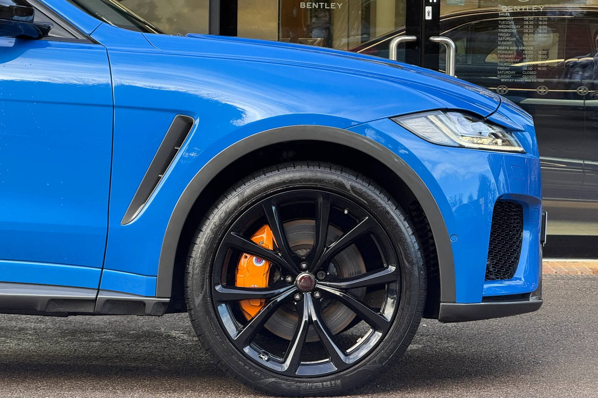 Jaguar F-PACE thumbnail image number 6