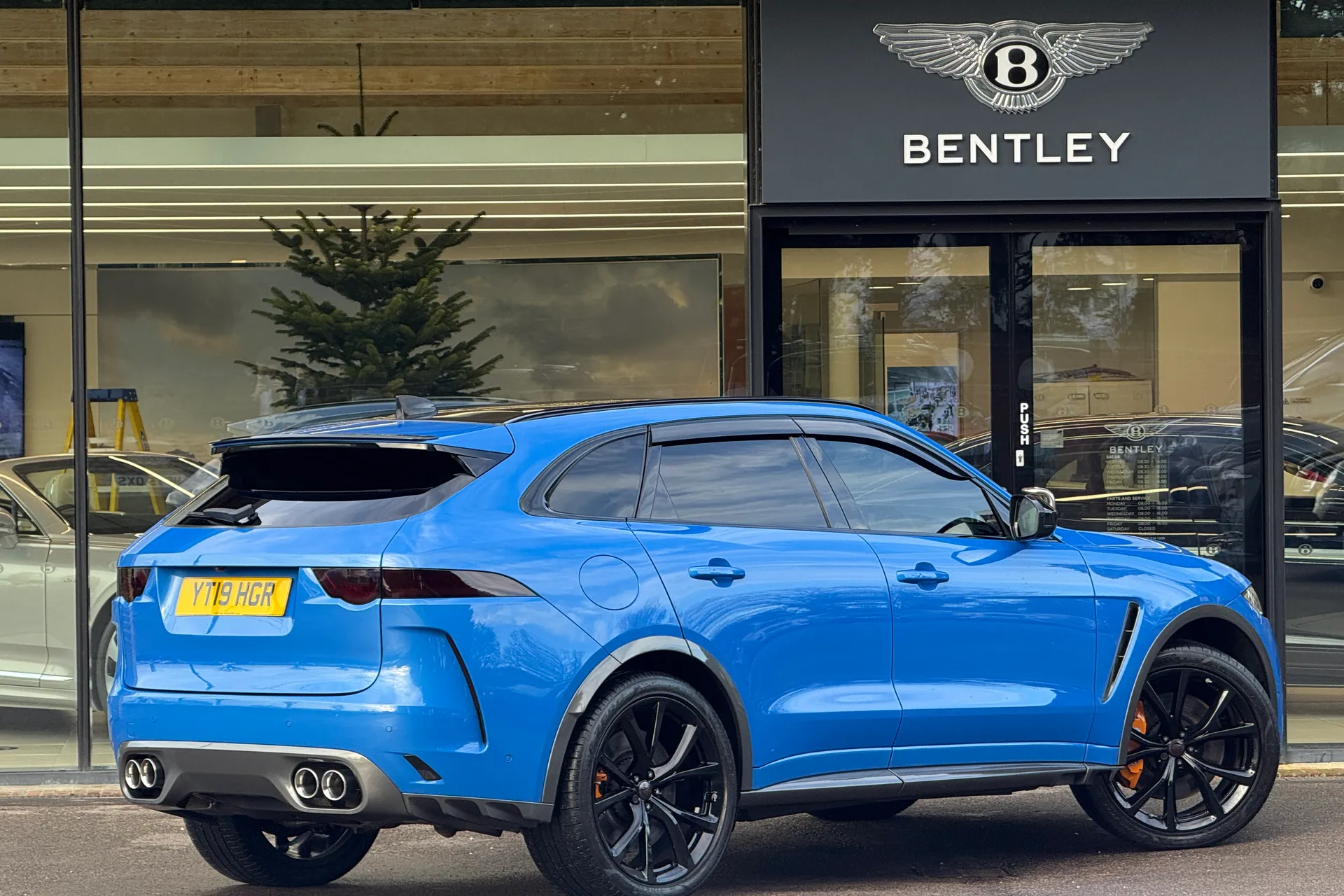 Jaguar F-PACE thumbnail image number 42