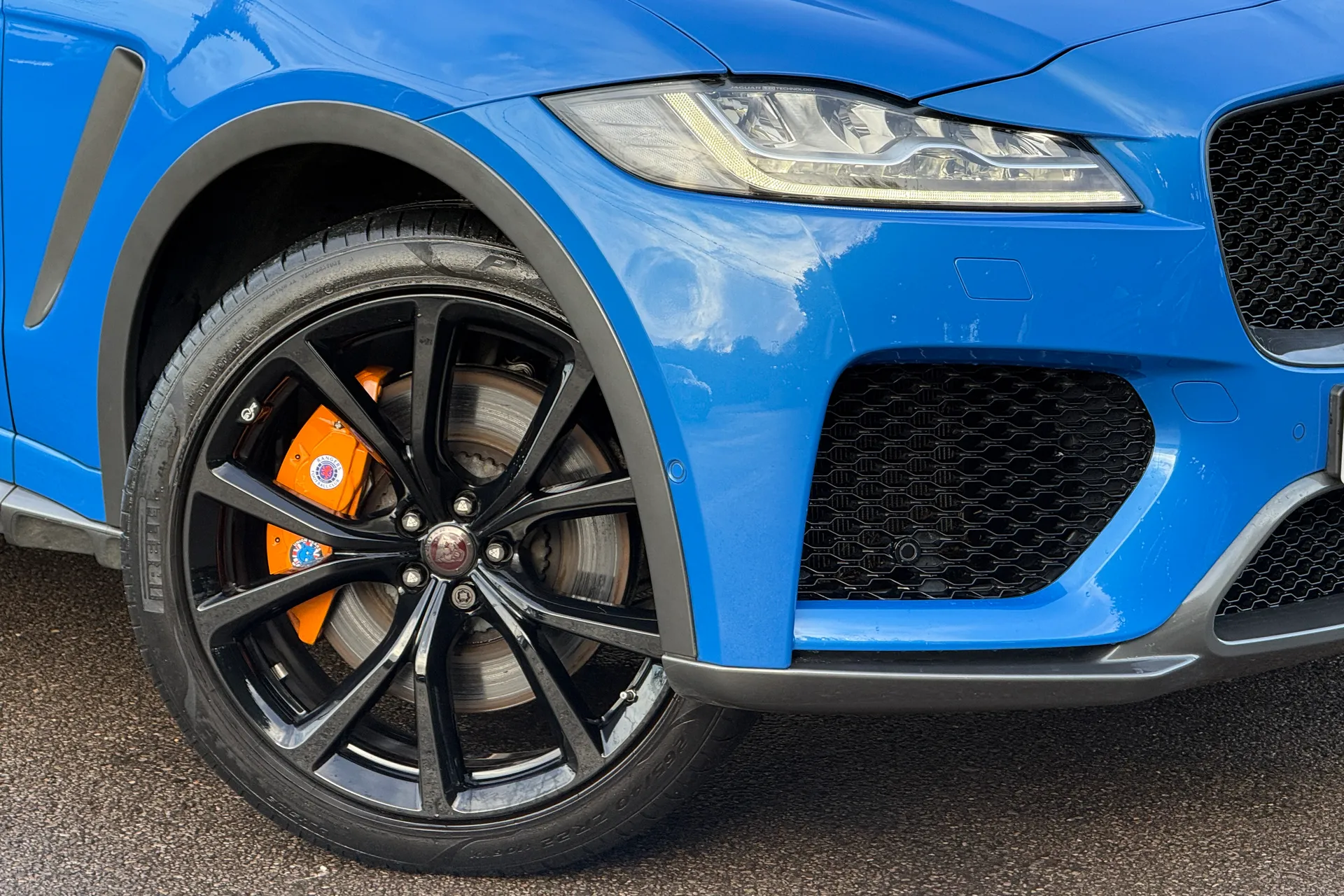 Jaguar F-PACE thumbnail image number 2