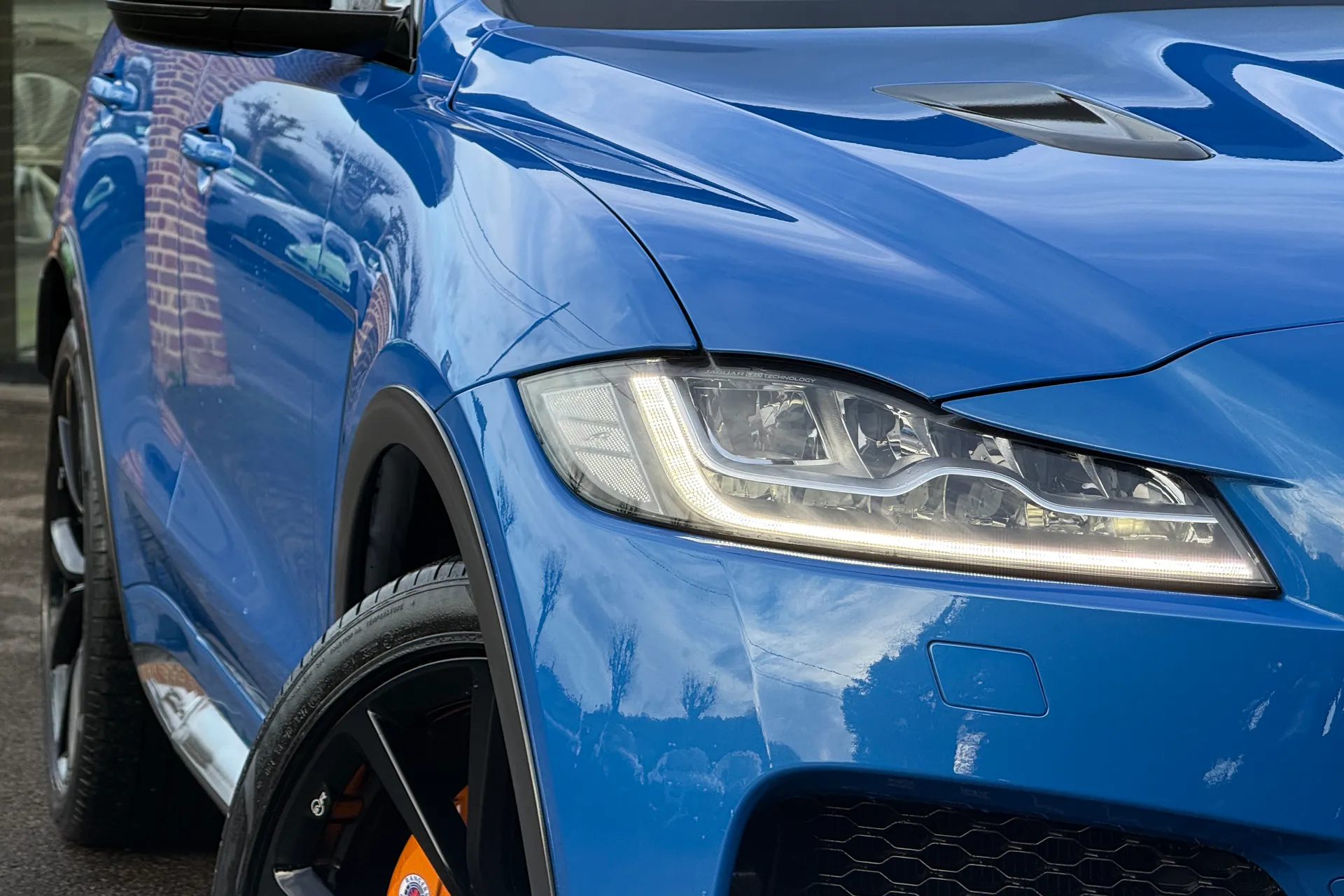 Jaguar F-PACE thumbnail image number 3