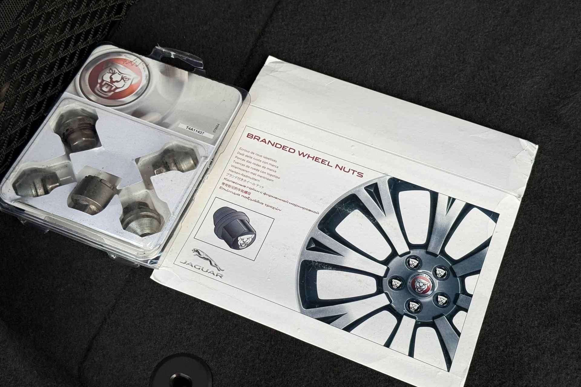 Jaguar F-PACE thumbnail image number 31