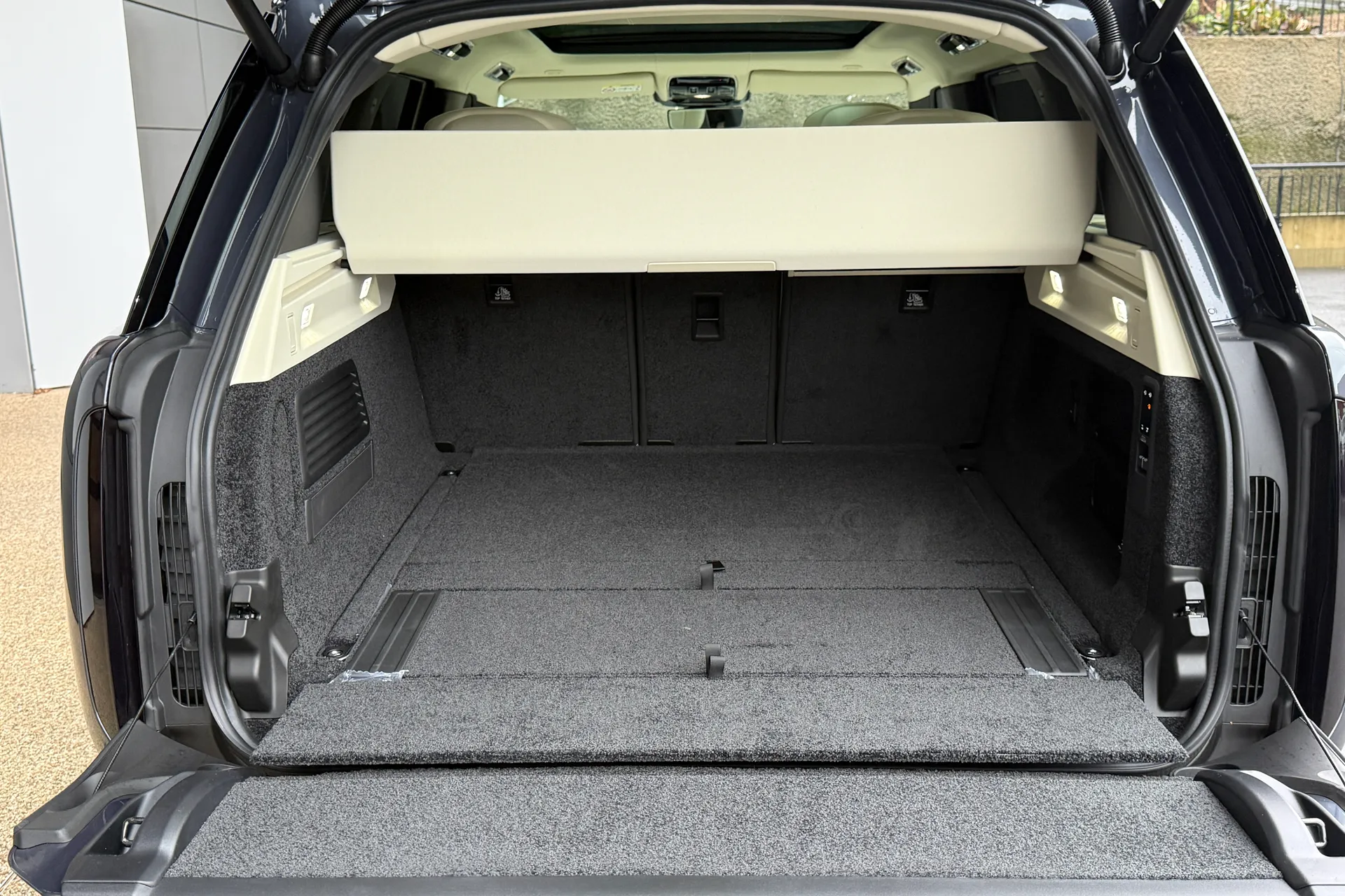 LAND ROVER RANGE ROVER thumbnail image number 48