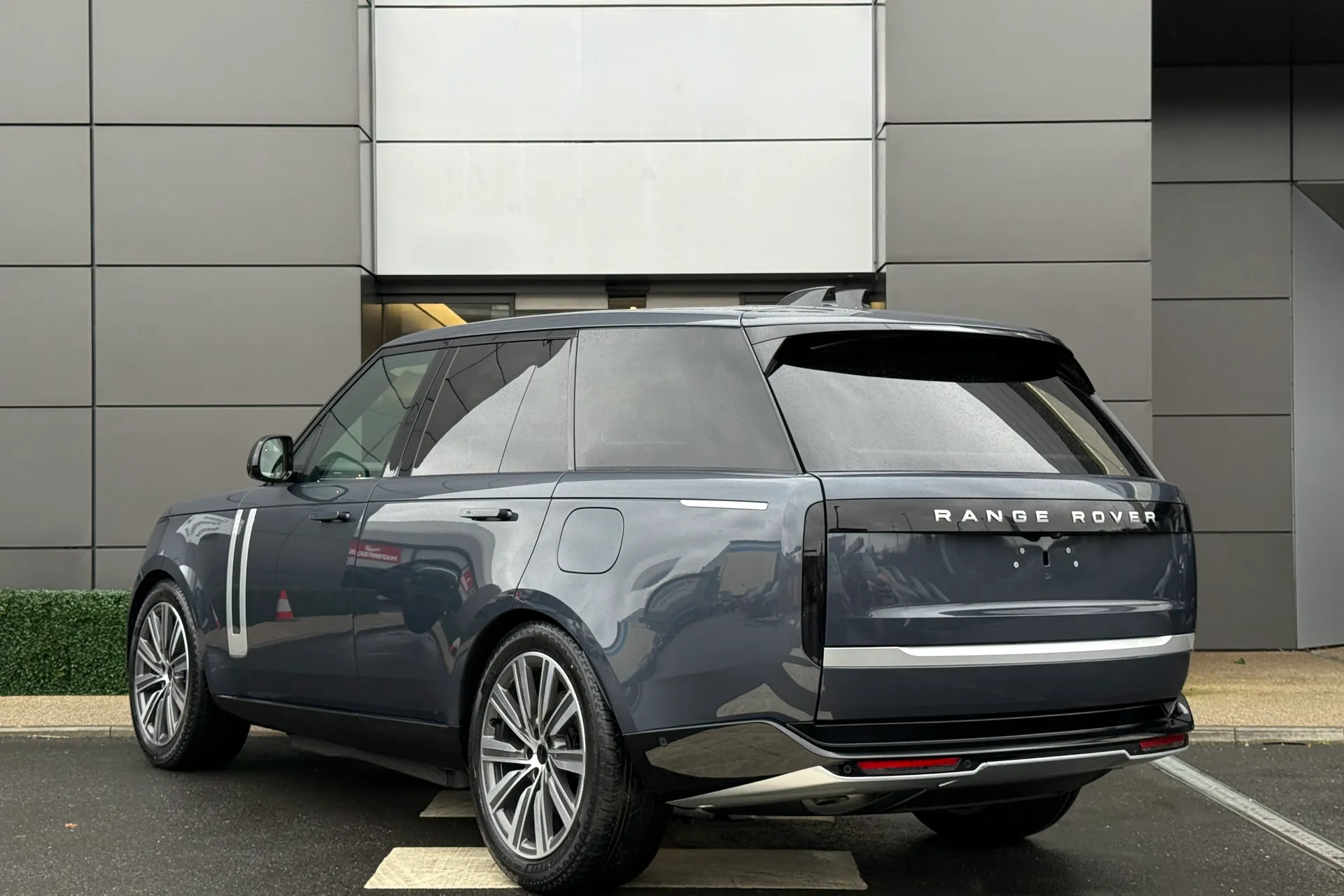 LAND ROVER RANGE ROVER thumbnail image number 16
