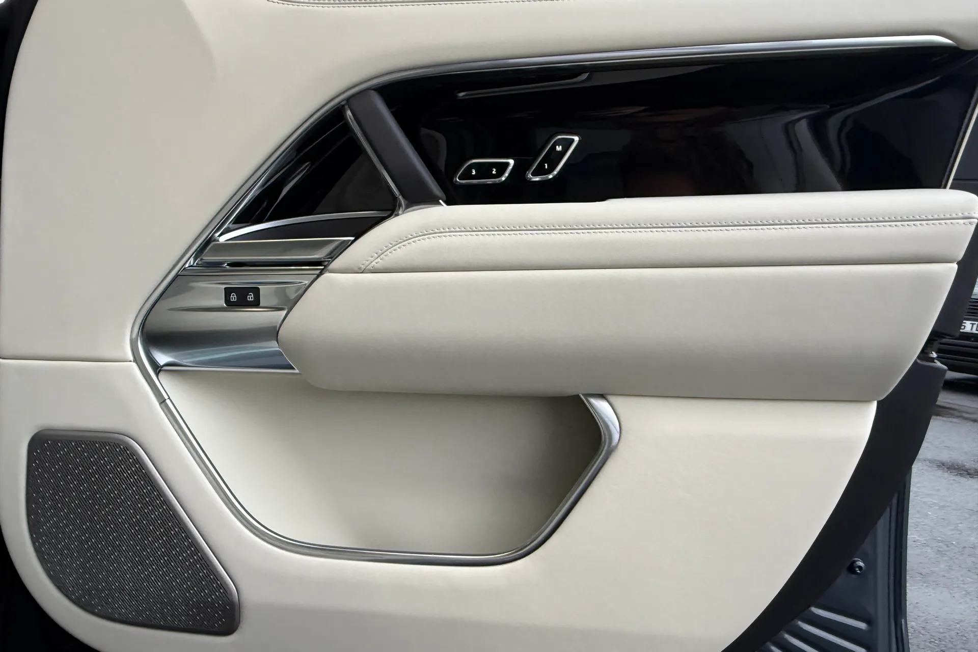 LAND ROVER RANGE ROVER thumbnail image number 29