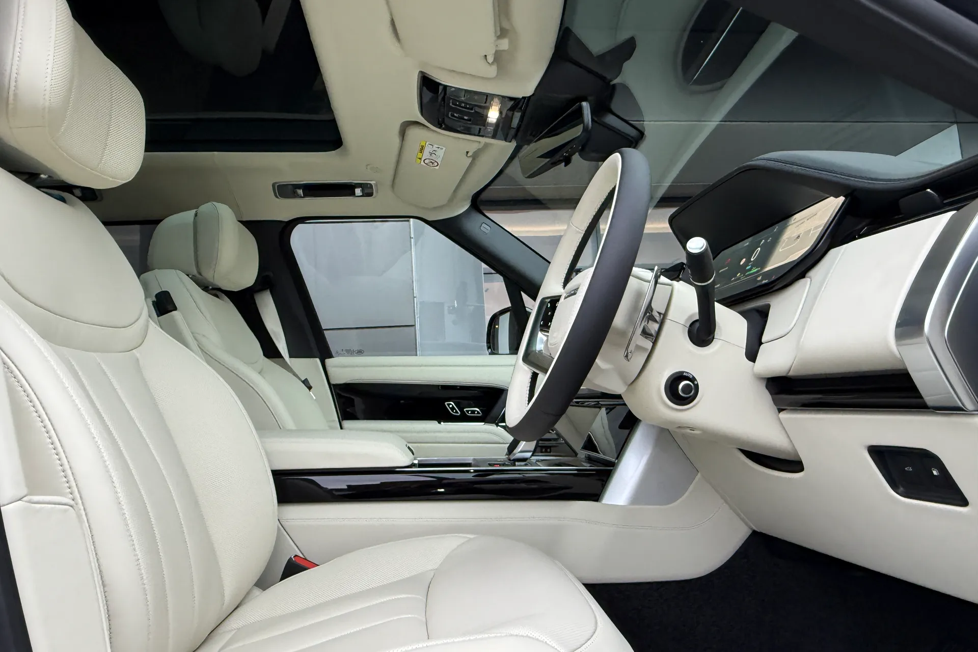 LAND ROVER RANGE ROVER thumbnail image number 24