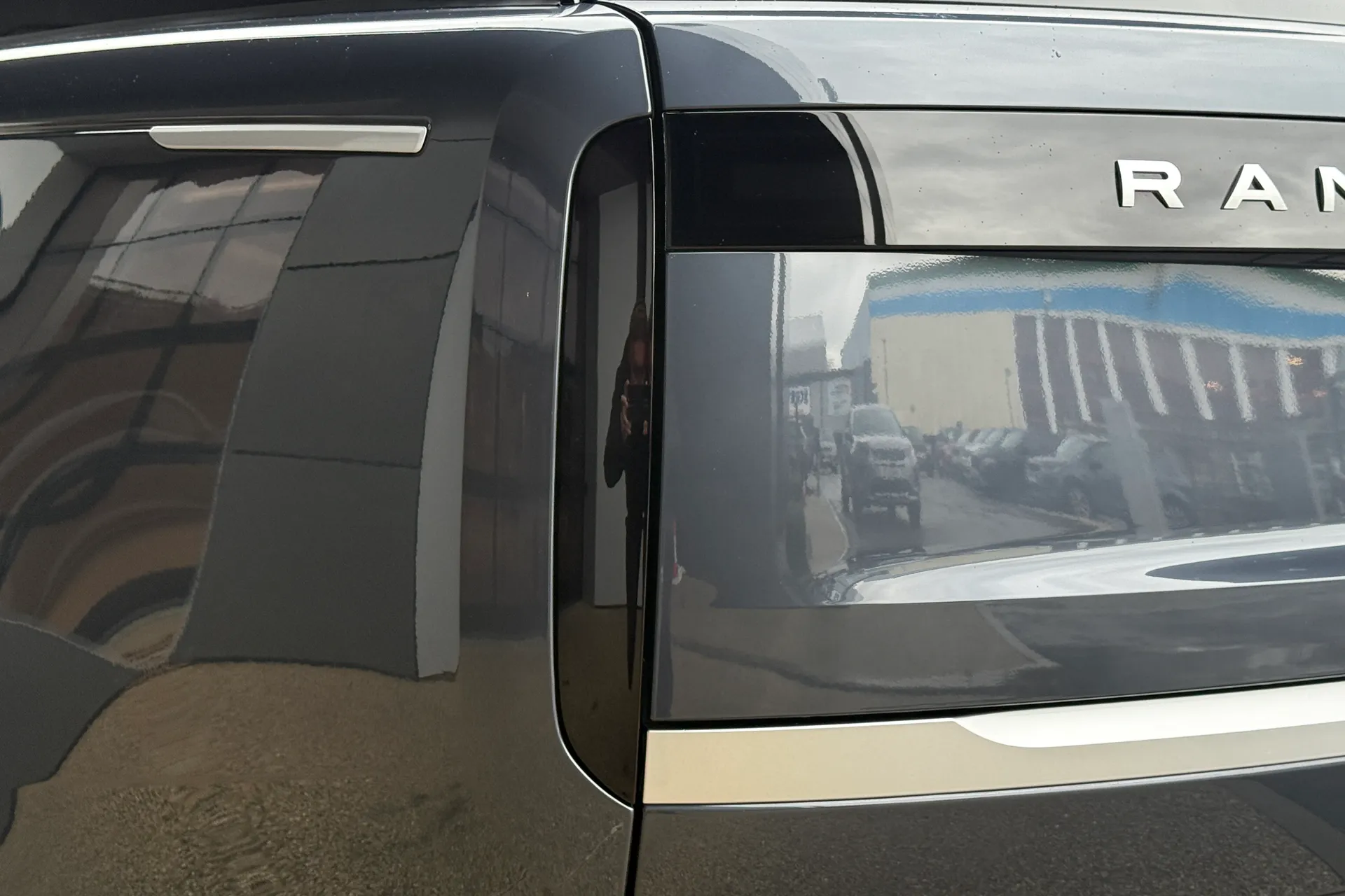 LAND ROVER RANGE ROVER thumbnail image number 45