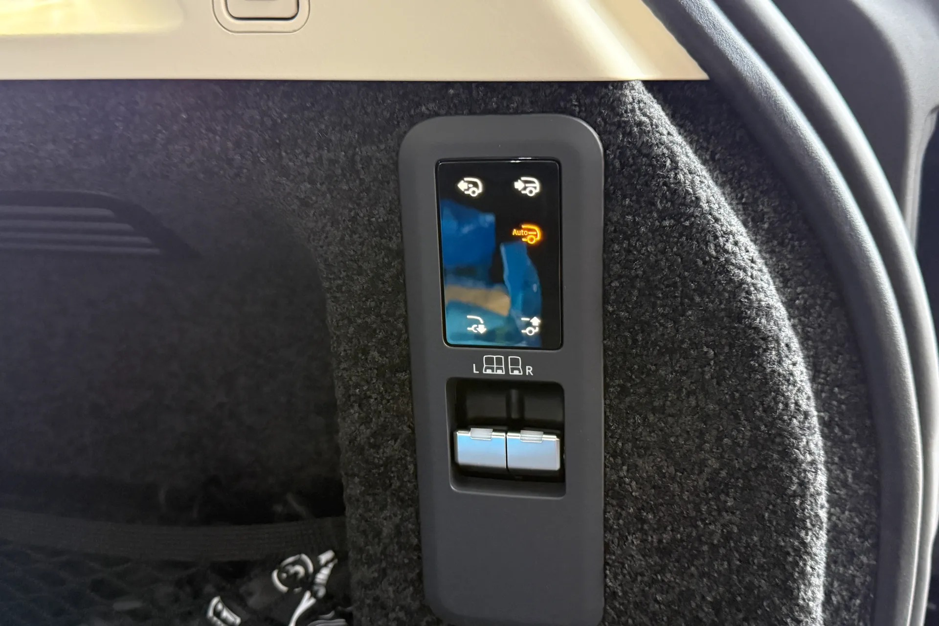 LAND ROVER RANGE ROVER thumbnail image number 50