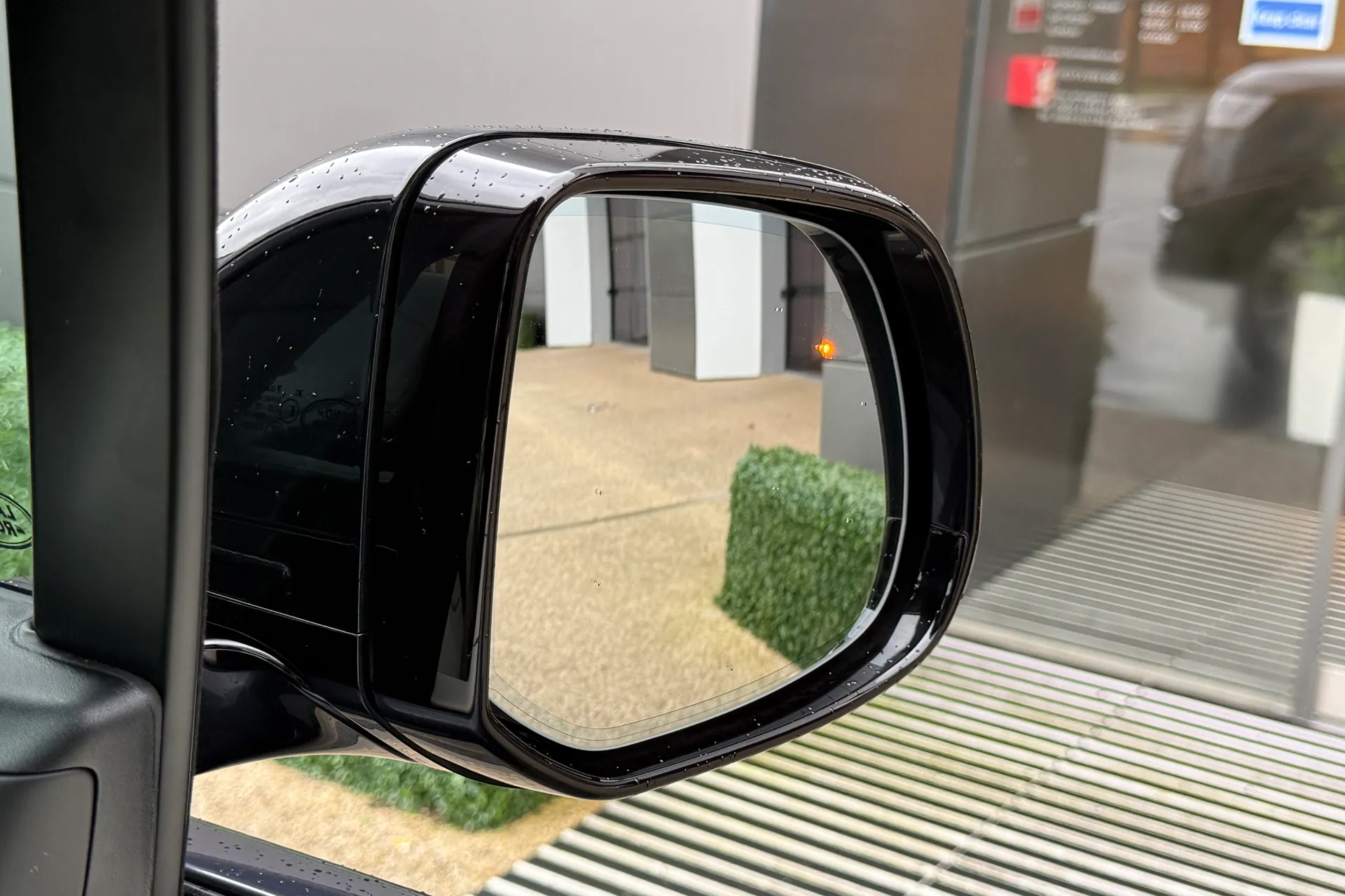 LAND ROVER RANGE ROVER thumbnail image number 13