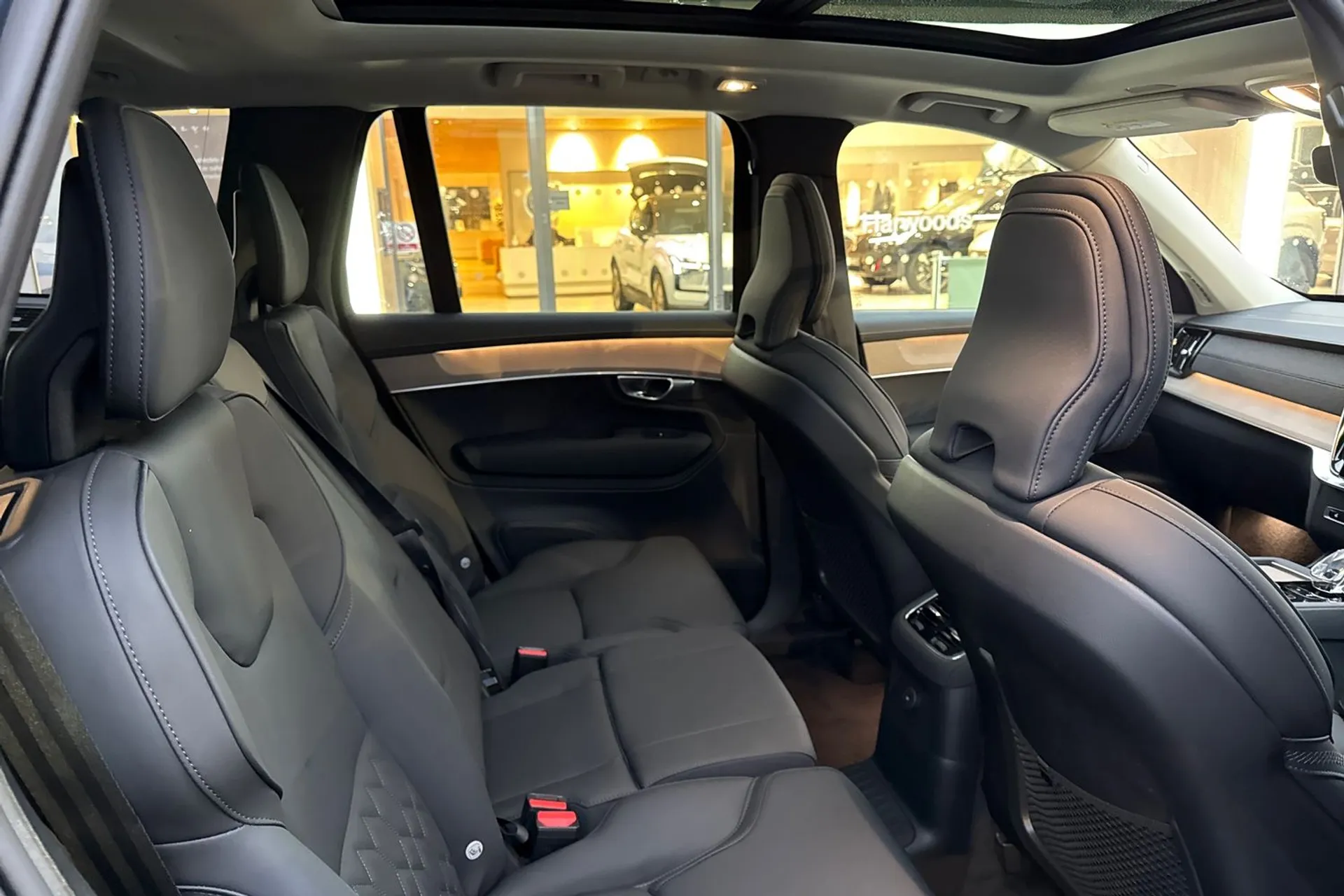 Volvo XC90 thumbnail image number 25