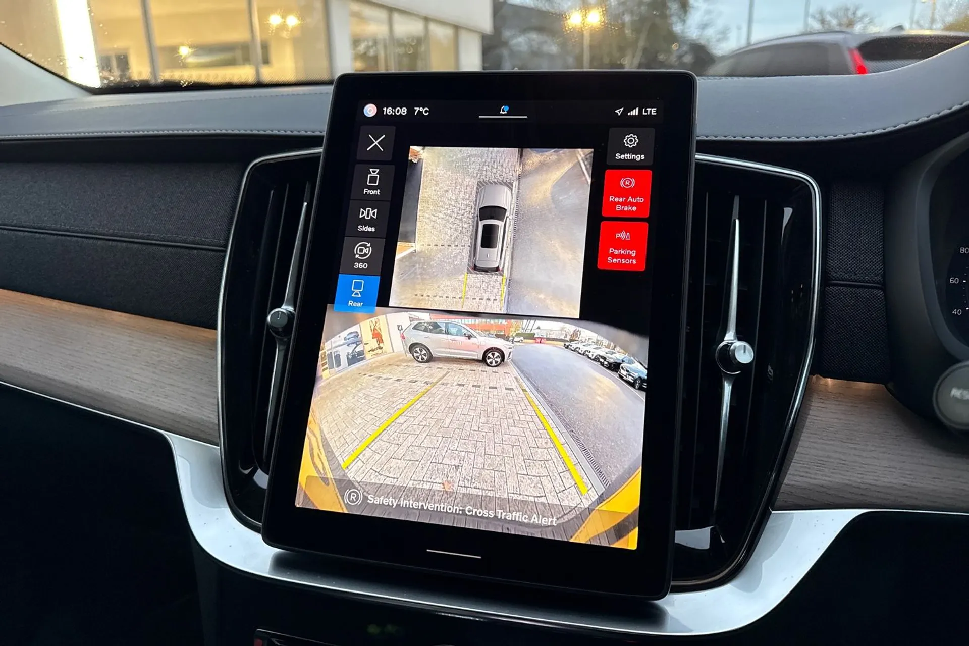 Volvo XC90 thumbnail image number 40