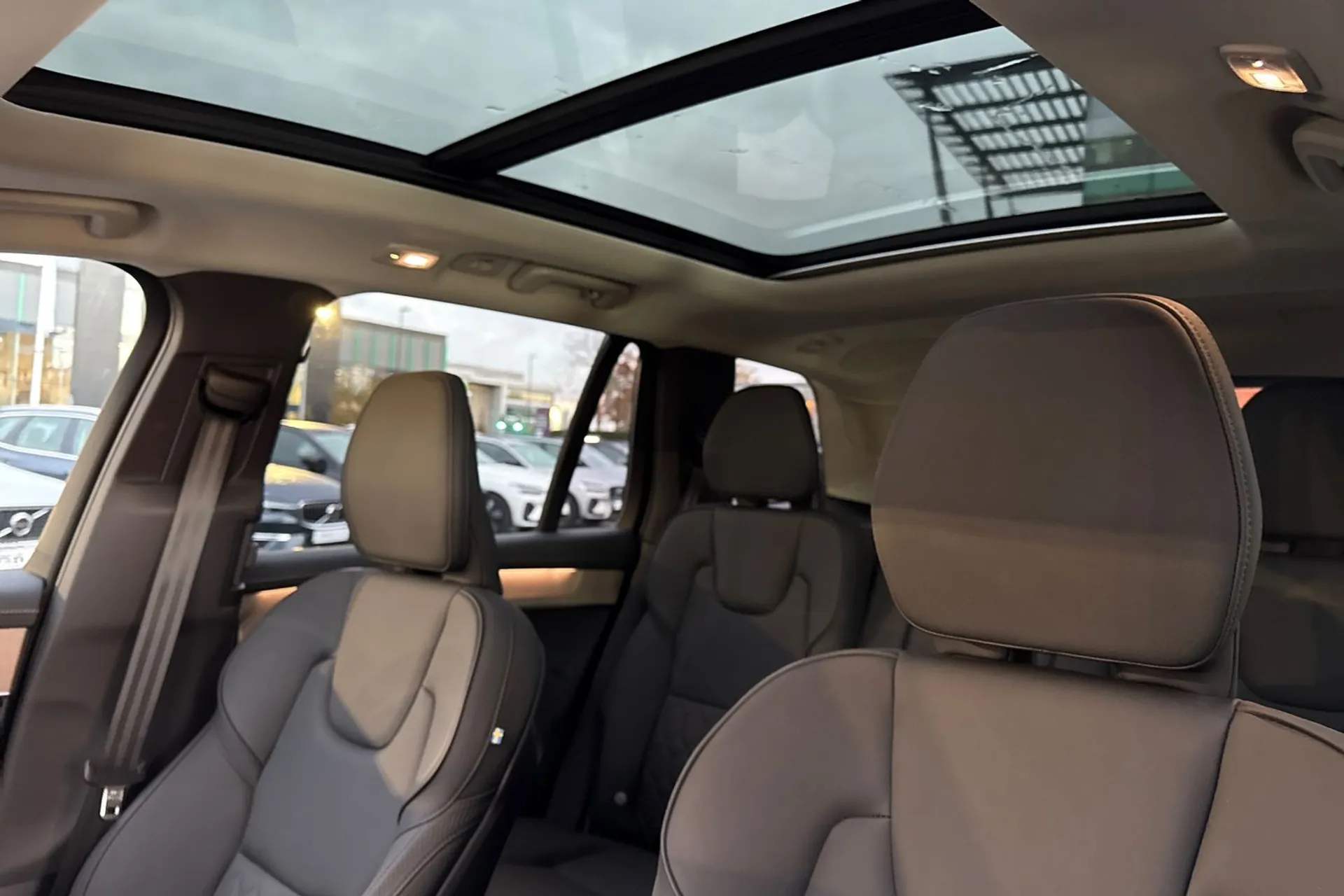 Volvo XC90 thumbnail image number 31