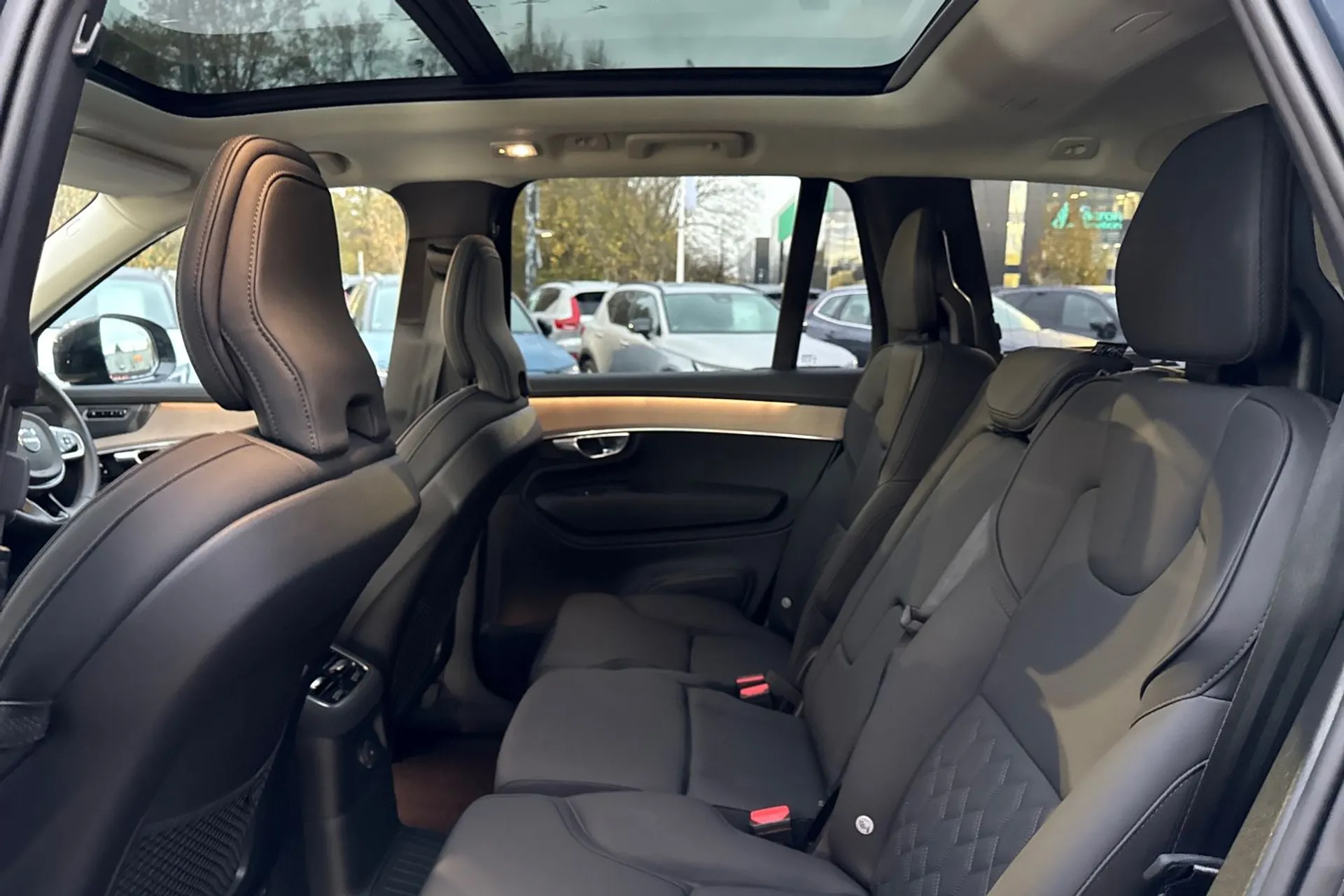 Volvo XC90 thumbnail image number 32