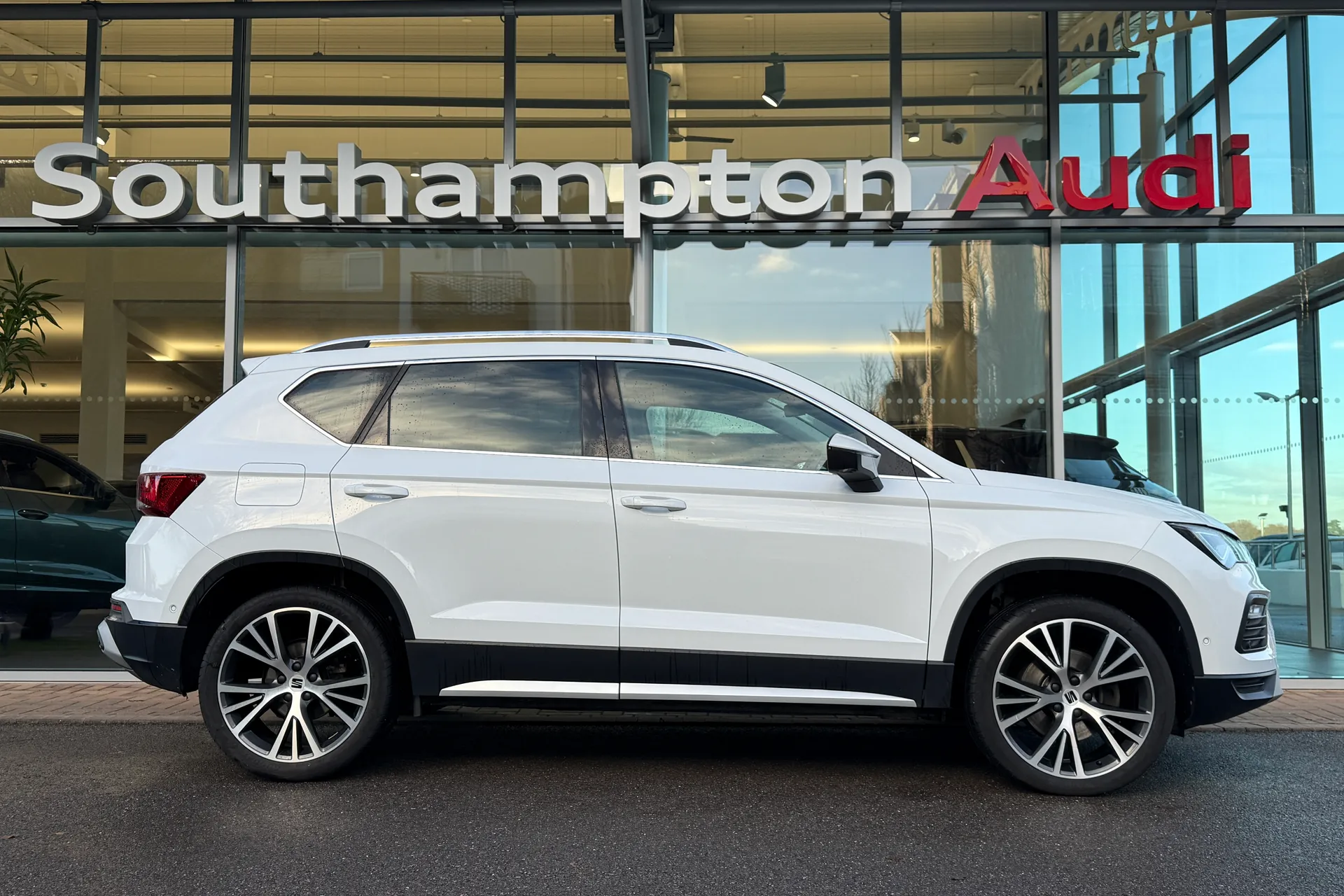 SEAT ATECA thumbnail image number 2