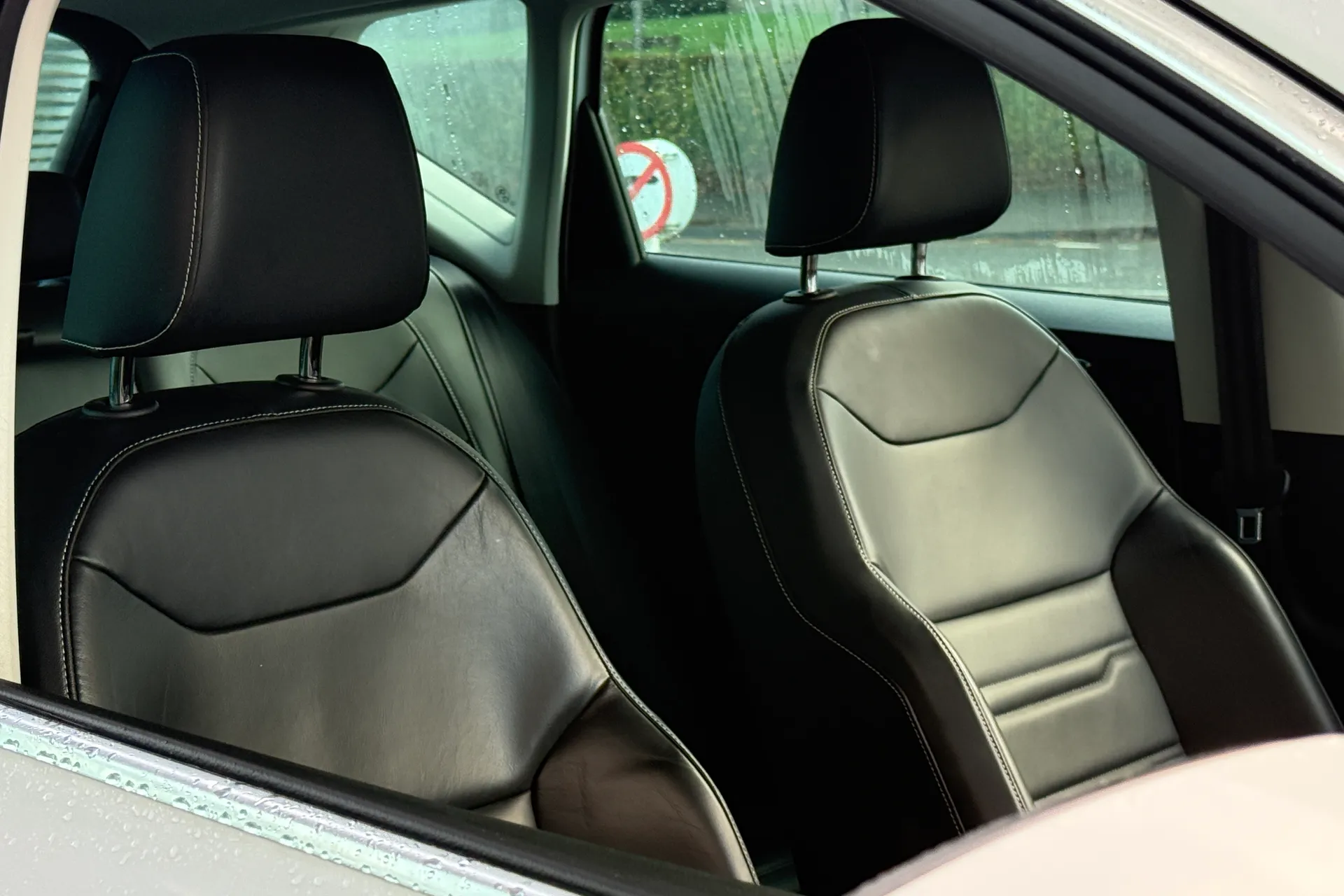 SEAT ATECA thumbnail image number 30