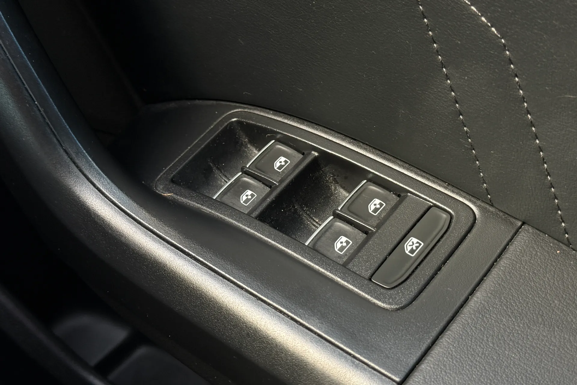 SEAT ATECA thumbnail image number 25