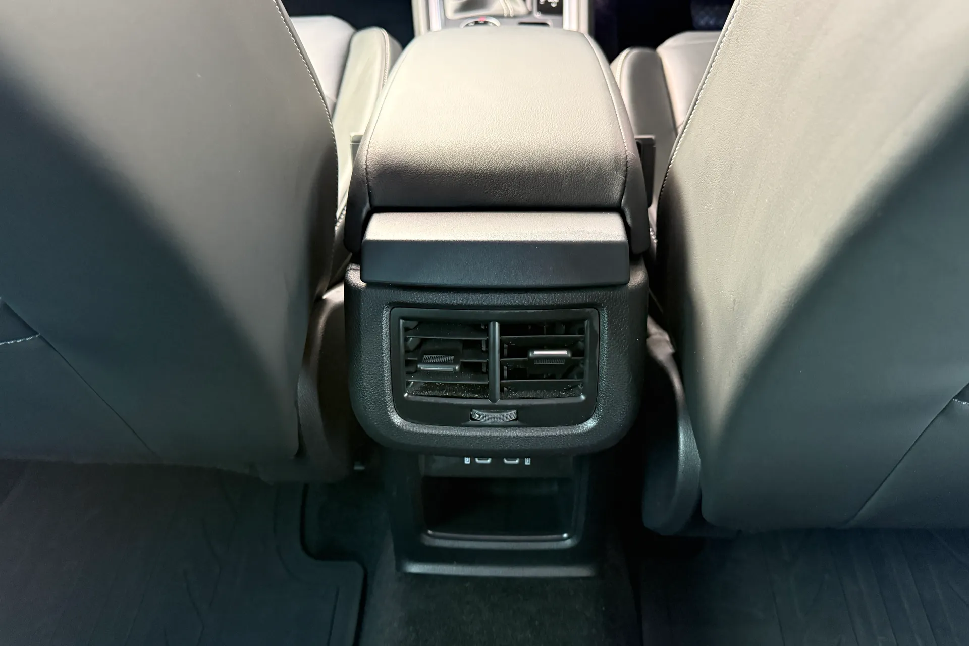 SEAT ATECA thumbnail image number 31