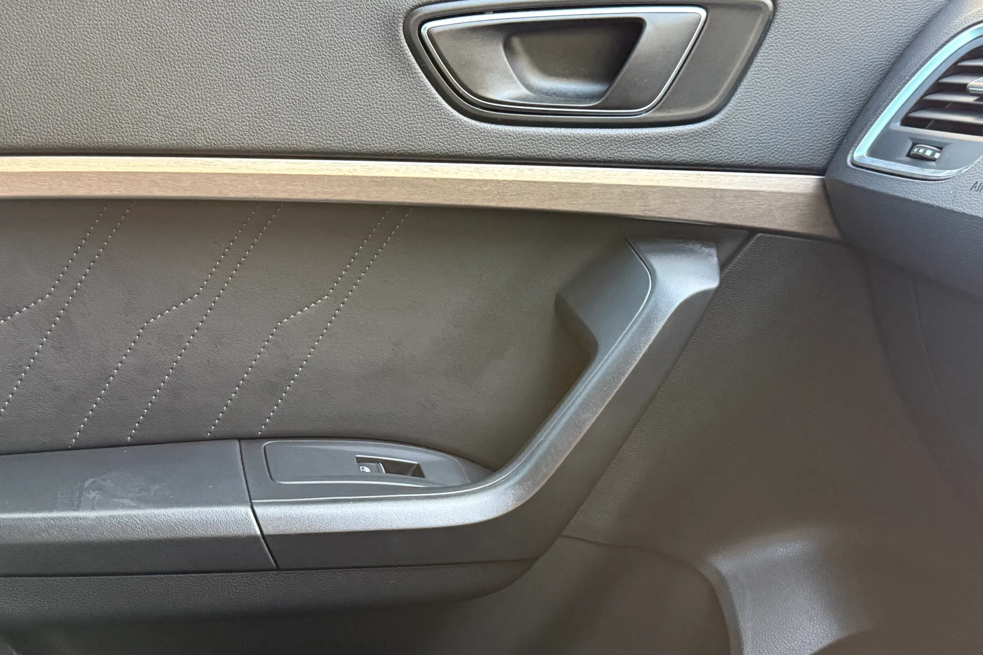 SEAT ATECA thumbnail image number 20