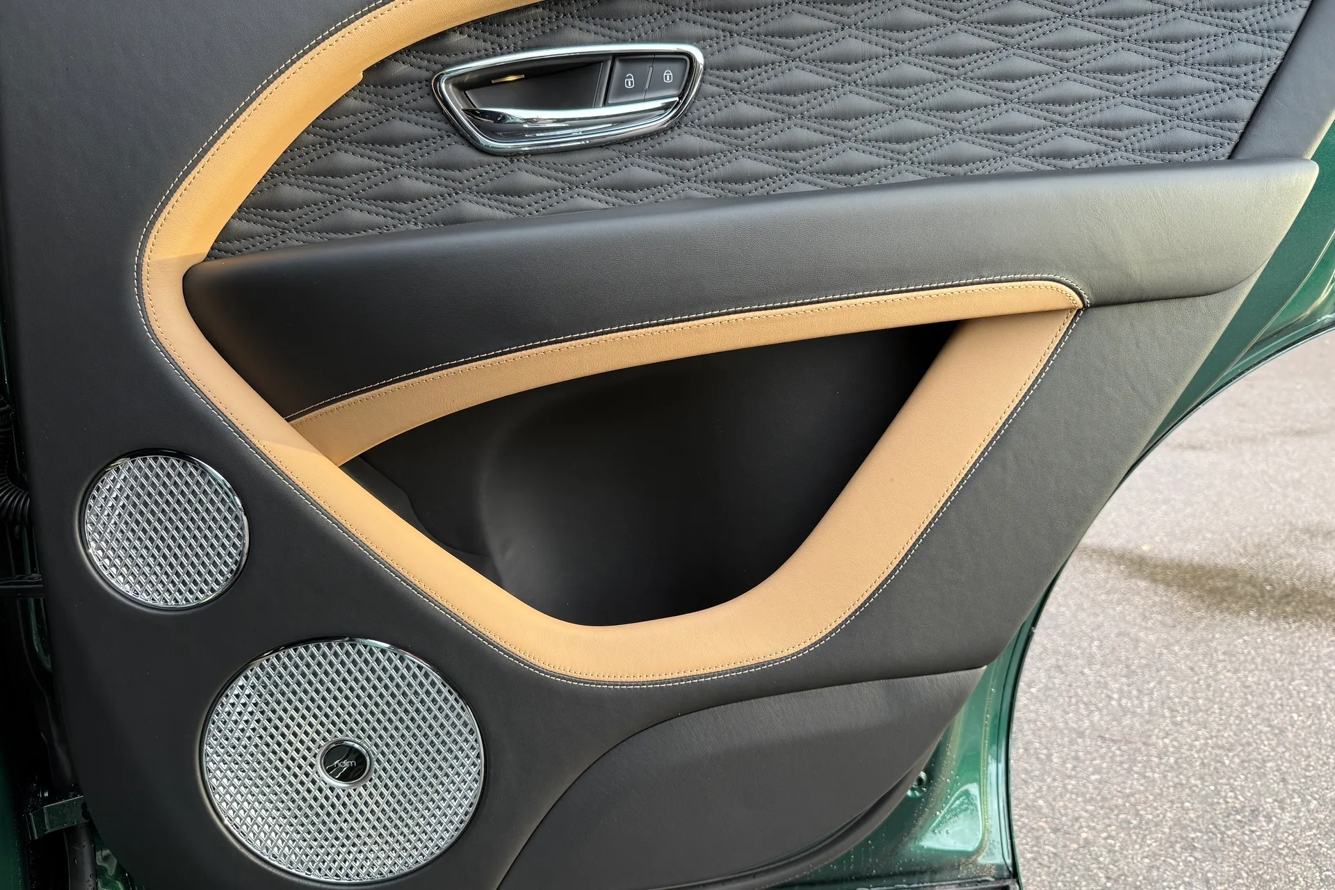 Bentley BENTAYGA thumbnail image number 30